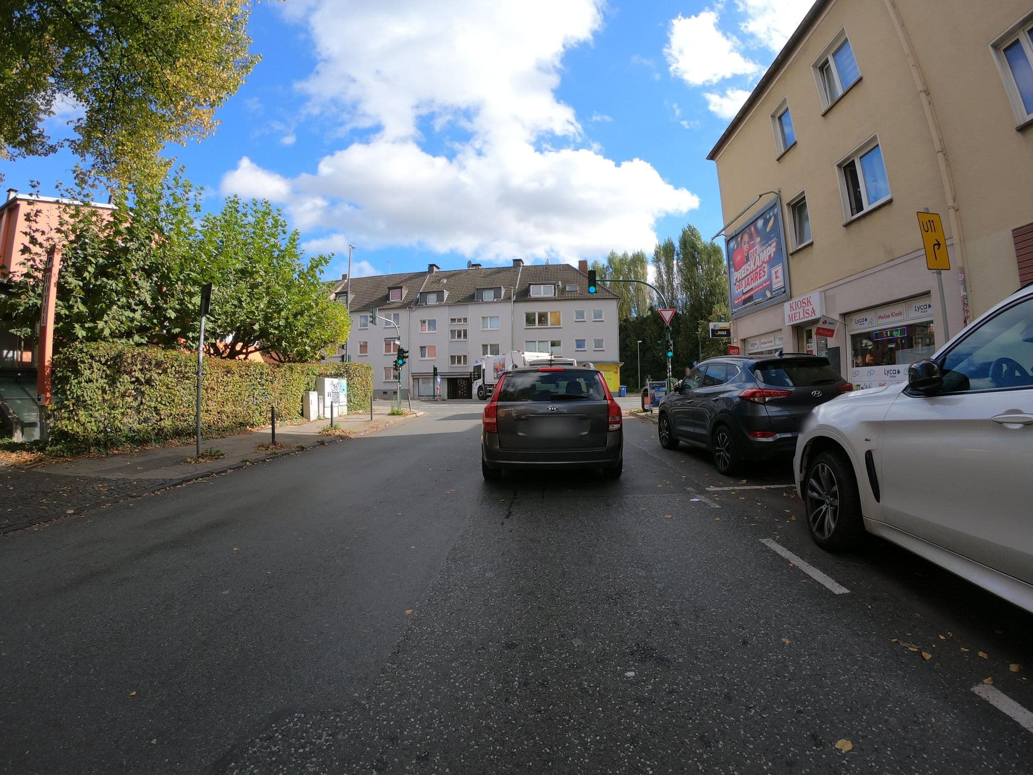 Street view near AKZENT Hotel Böll, Essen — © geogladbecker (CC BY-SA · Mapillary)
