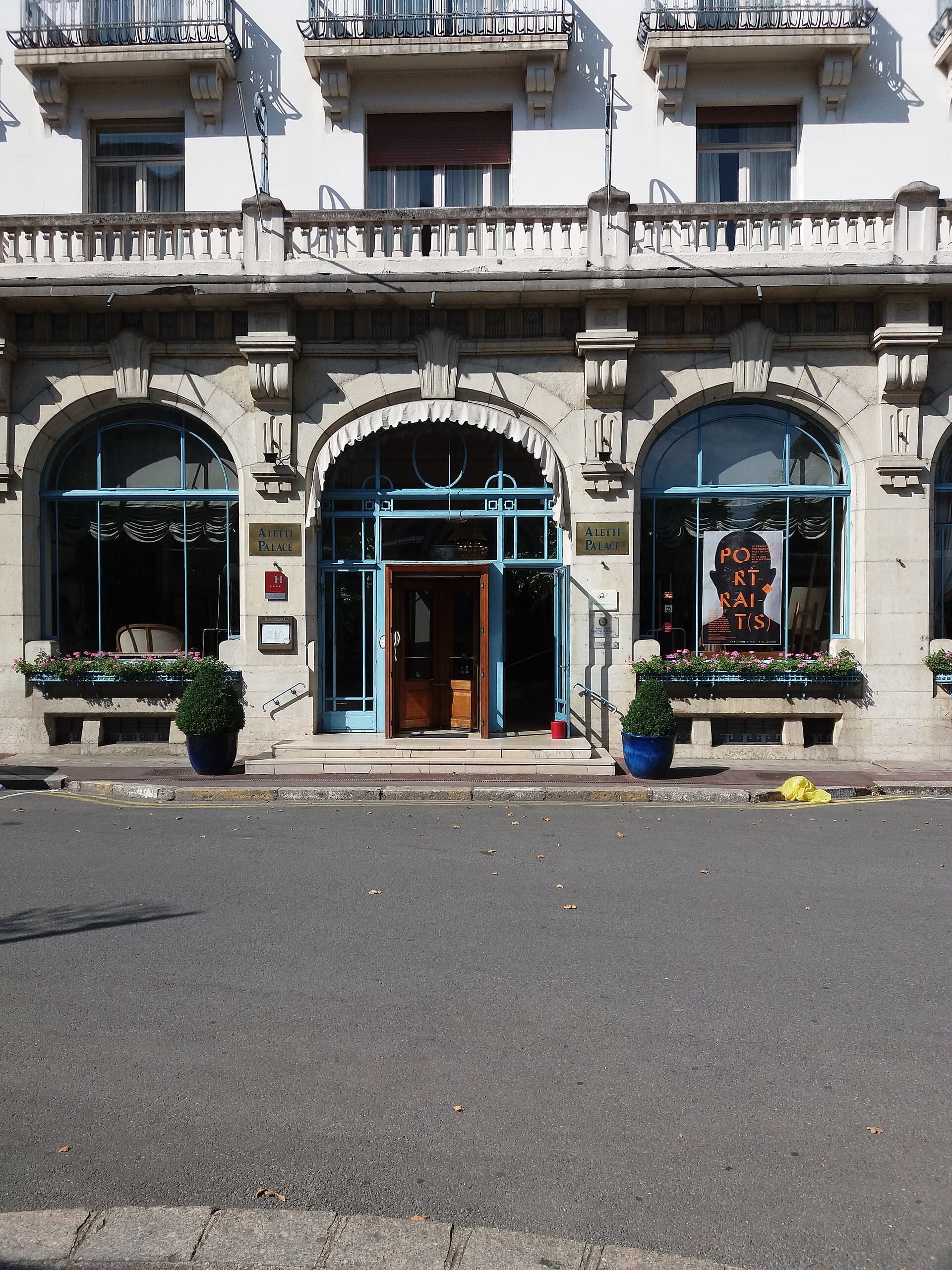 Aletti Palace (via Wikimedia Commons, CC0)