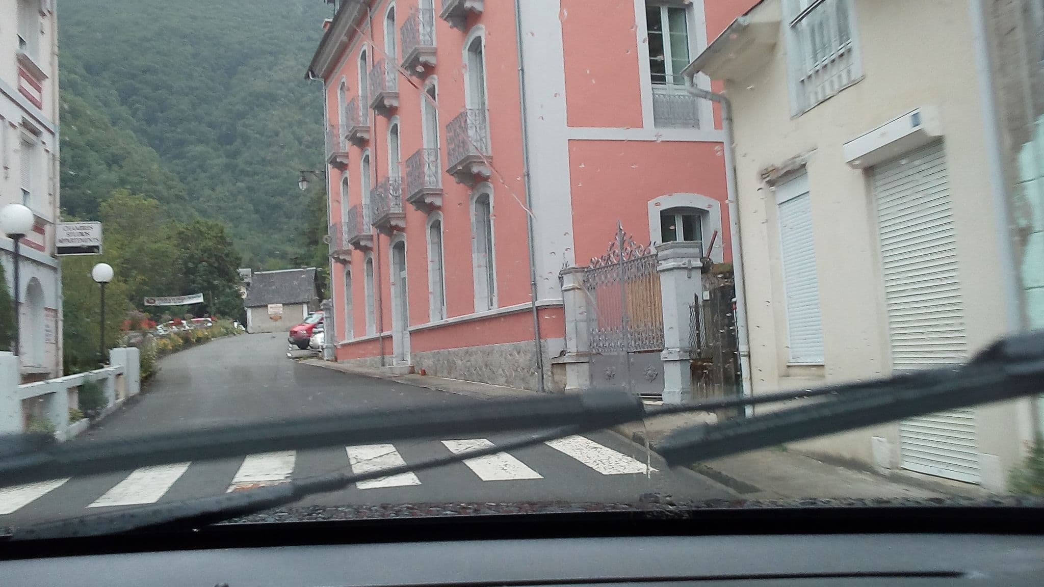 Street view near Le Chili, Luz-Saint-Sauveur — © atabaraud (CC BY-SA · Mapillary)