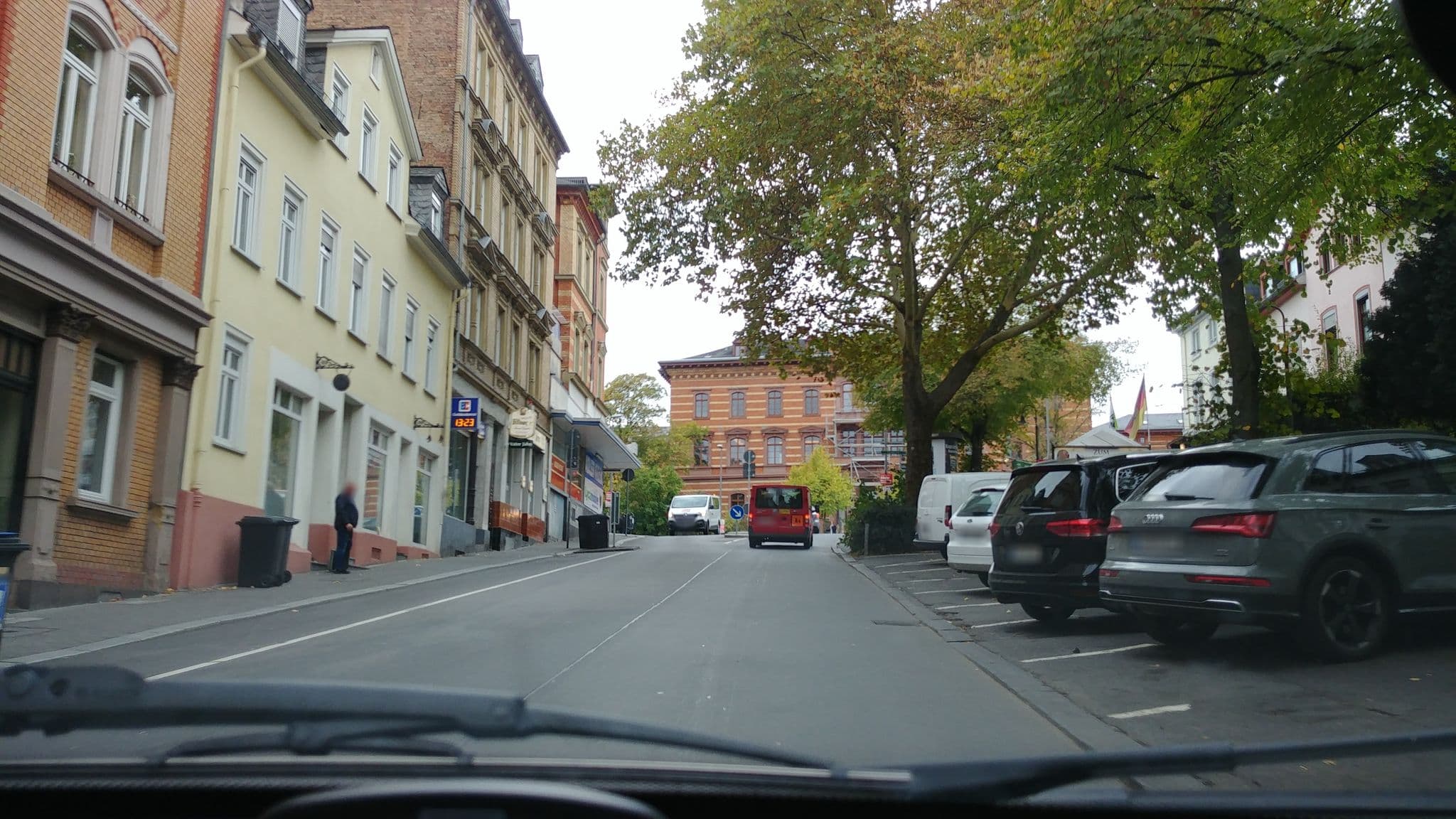 Street view near S&V Hotel und Spa, Wiesbaden — © kreuzschnabel (CC BY-SA · Mapillary)