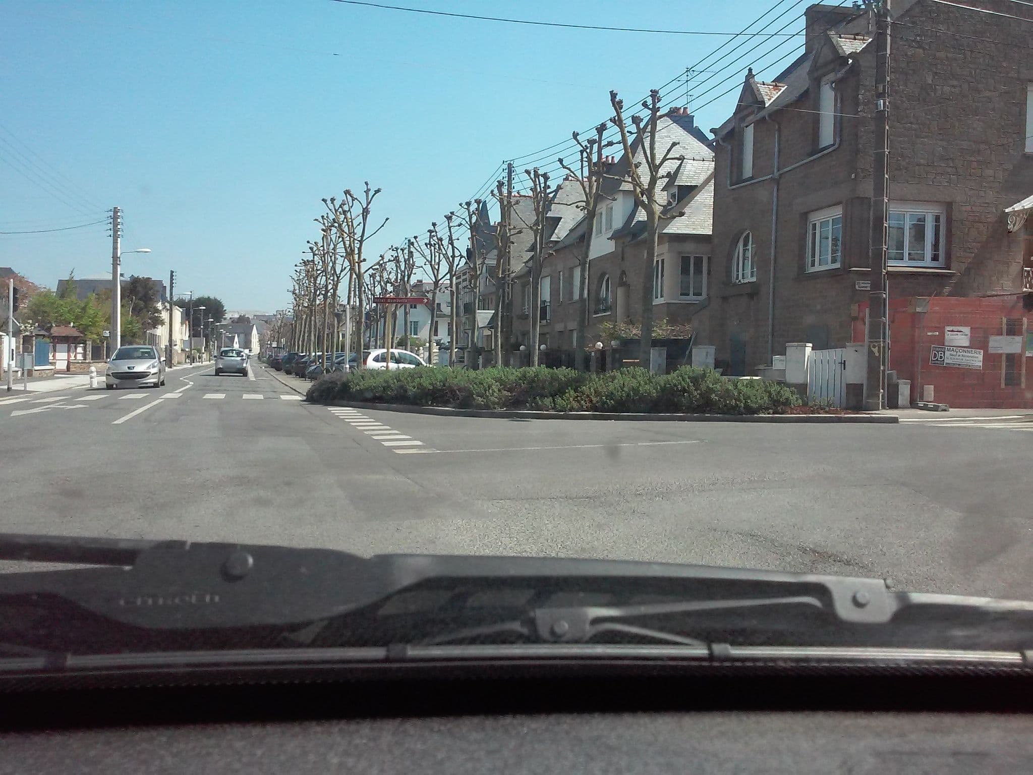 Street view near Le Surcouf, Saint-Malo — © pymouss (CC BY-SA · Mapillary)