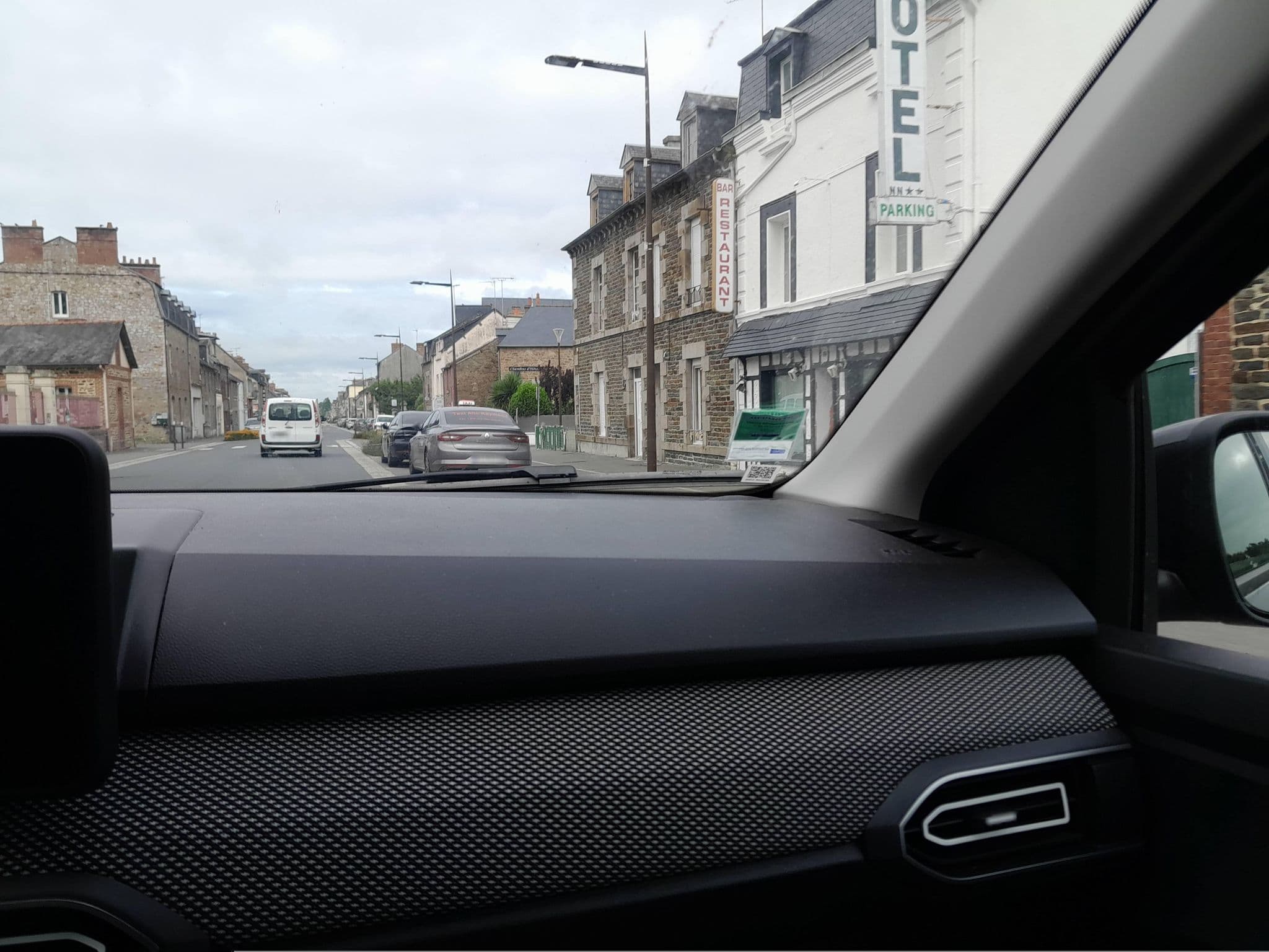 Street view near Au Jardin Saint-Michel, Pontorson — © hautetension08 (CC BY-SA · Mapillary)