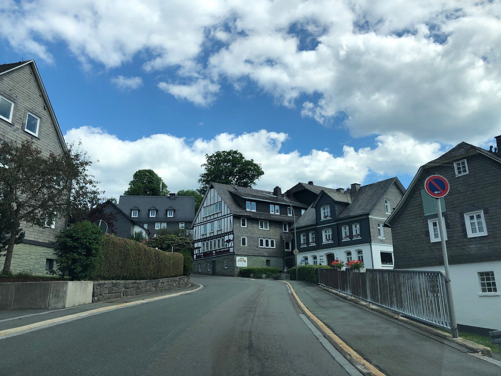 Street view near Landhaus Gnacke, Winterberg — © chuck (CC BY-SA · Mapillary)