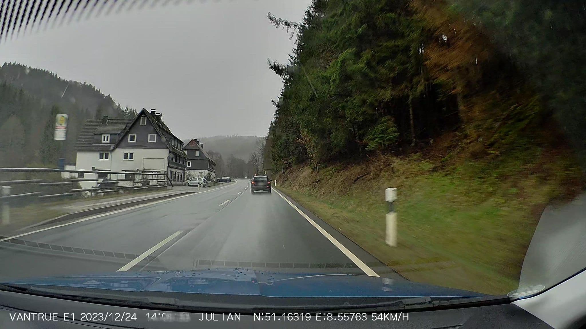 Street view near Zueschenwald, Winterberg — © nrailuj (CC BY-SA · Mapillary)