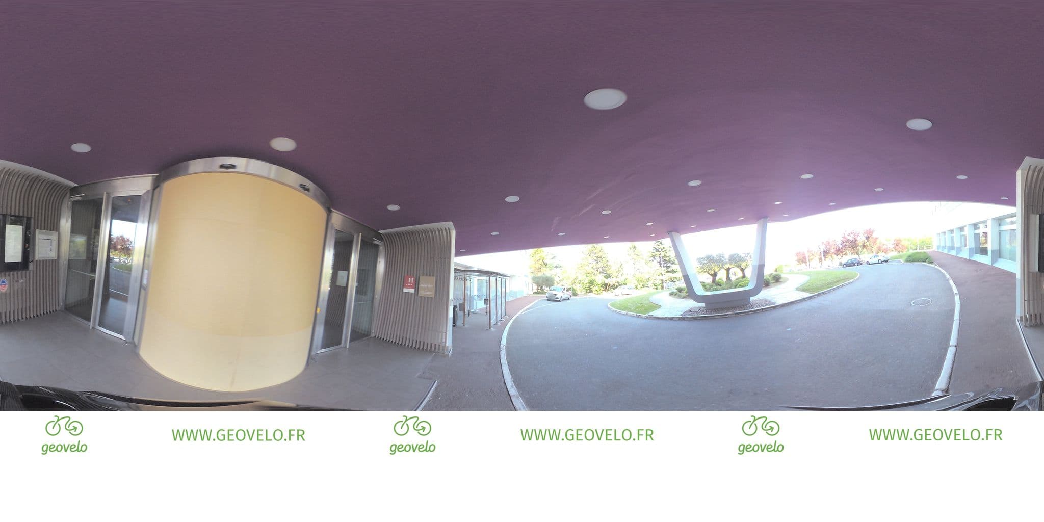 Street view near Mercure Paris Charles de Gaulle Airport & Convention, Roissy-en-France — © simon_geovelo (CC BY-SA · Mapillary)
