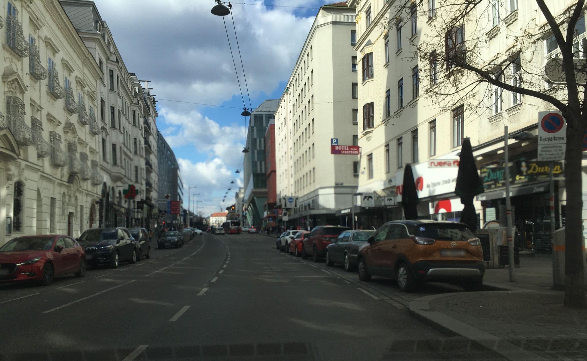 Street view near Pension Stadtpark, Landstraße — © istefanos (CC BY-SA · Mapillary)