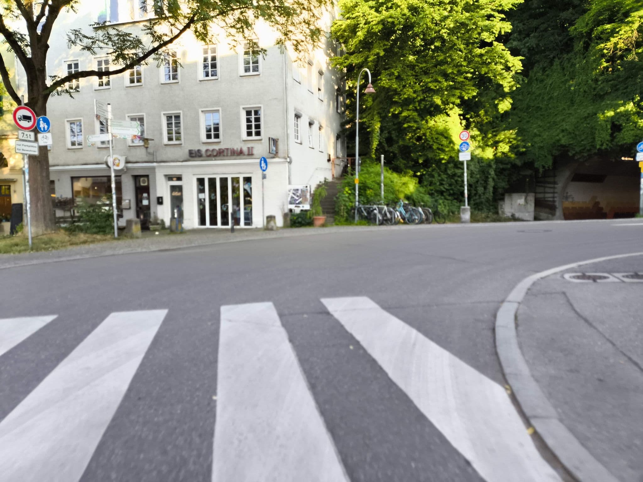 Street view near Vintage Inn Tübingen, Tübingen — © ygramul (CC BY-SA · Mapillary)