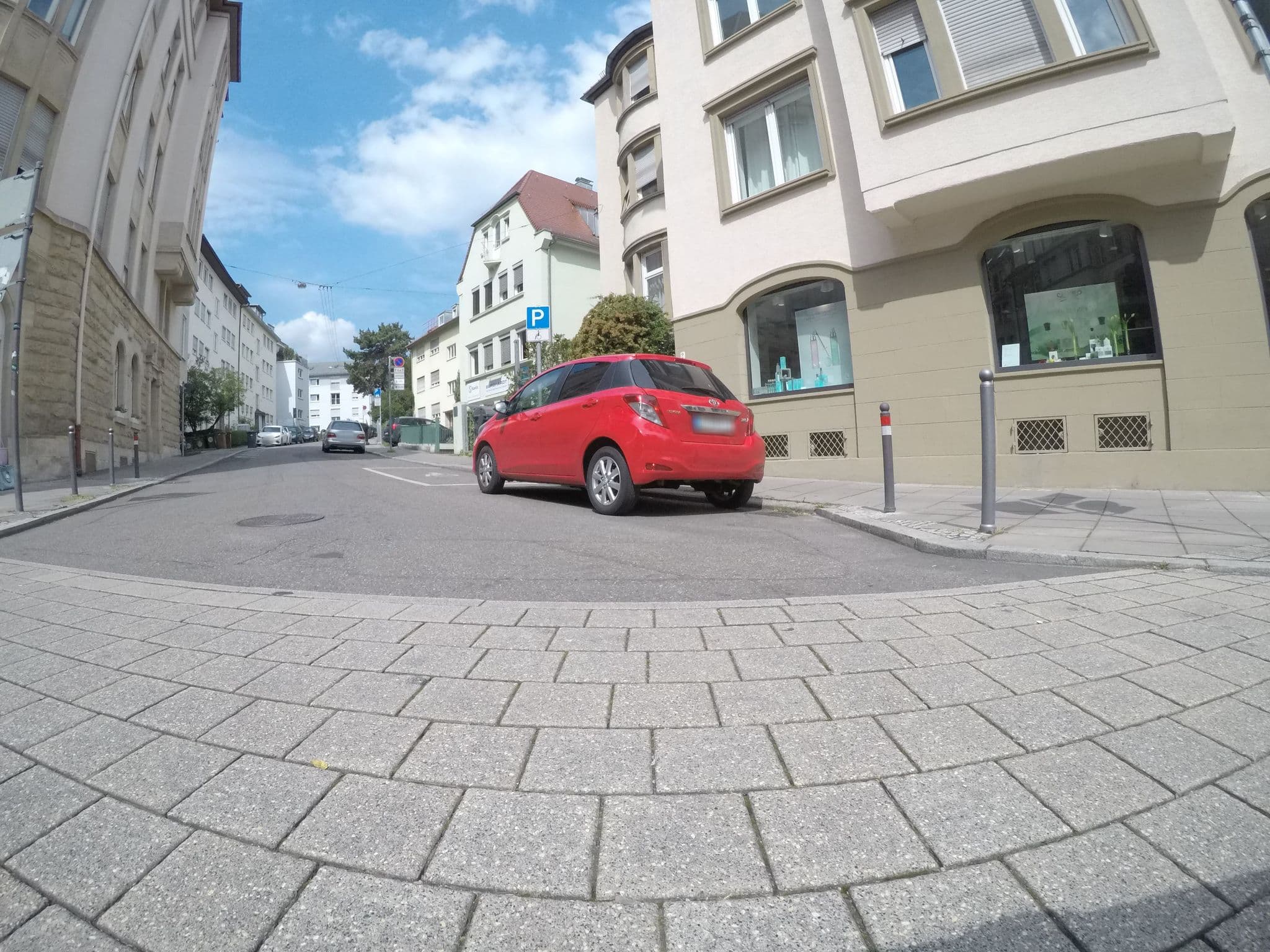 Street view near Hess Thomas Hotel, Stuttgart — © slabby (CC BY-SA · Mapillary)