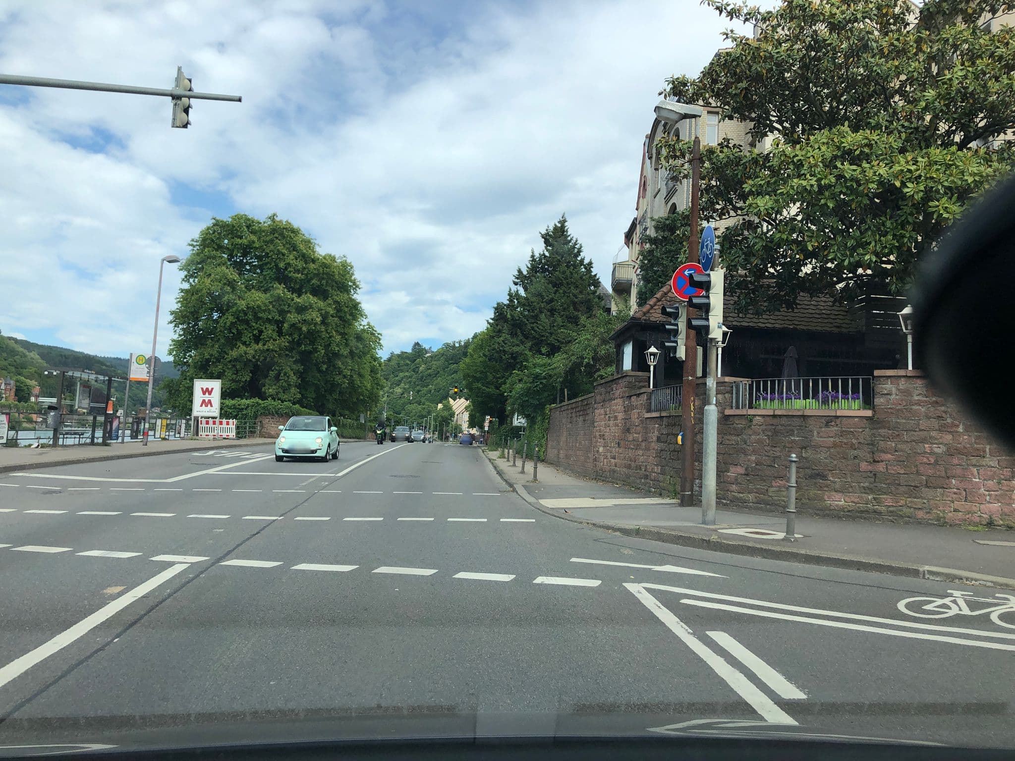 Street view near Bessis Luxury Suites, Heidelberg — © knistertoni (CC BY-SA · Mapillary)