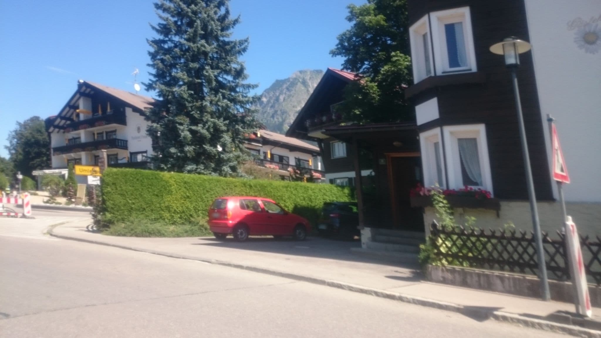 Street view near Gaestehaus Thea, Oberstdorf — © msdess (CC BY-SA · Mapillary)