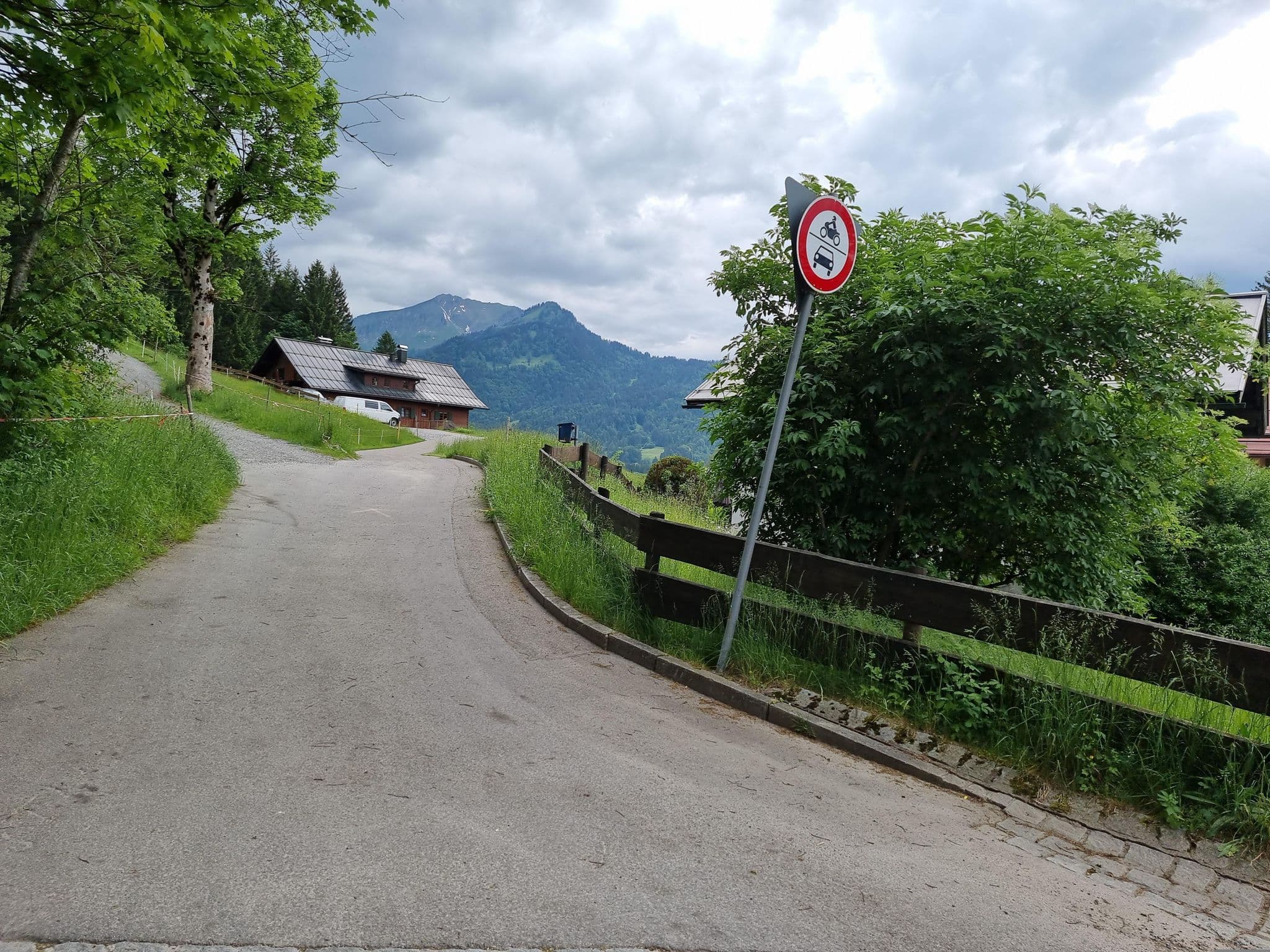 Street view near Ferienhaus Oberstdorf, Oberstdorf — © inextremo96 (CC BY-SA · Mapillary)