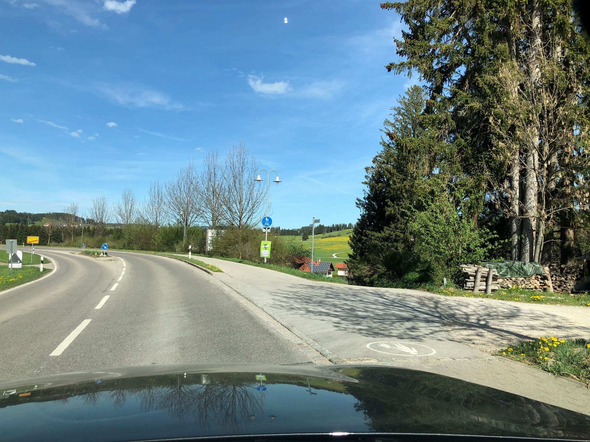 Street view near Gästehaus Ambros, Hopferau — © derzornigemarkus (CC BY-SA · Mapillary)