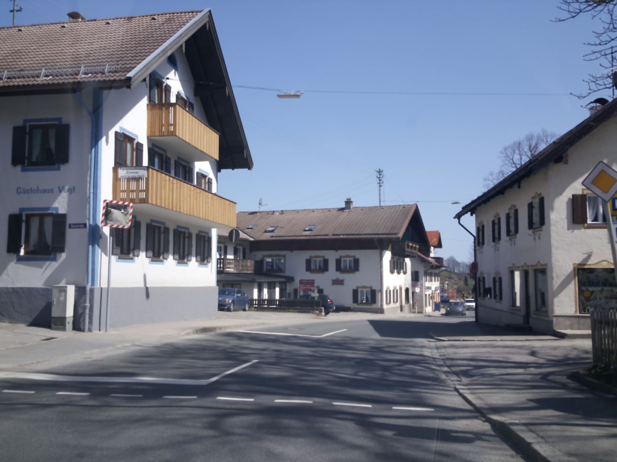 Street view near Landhaus Siass, Bad Kohlgrub — © renade (CC BY-SA · Mapillary)
