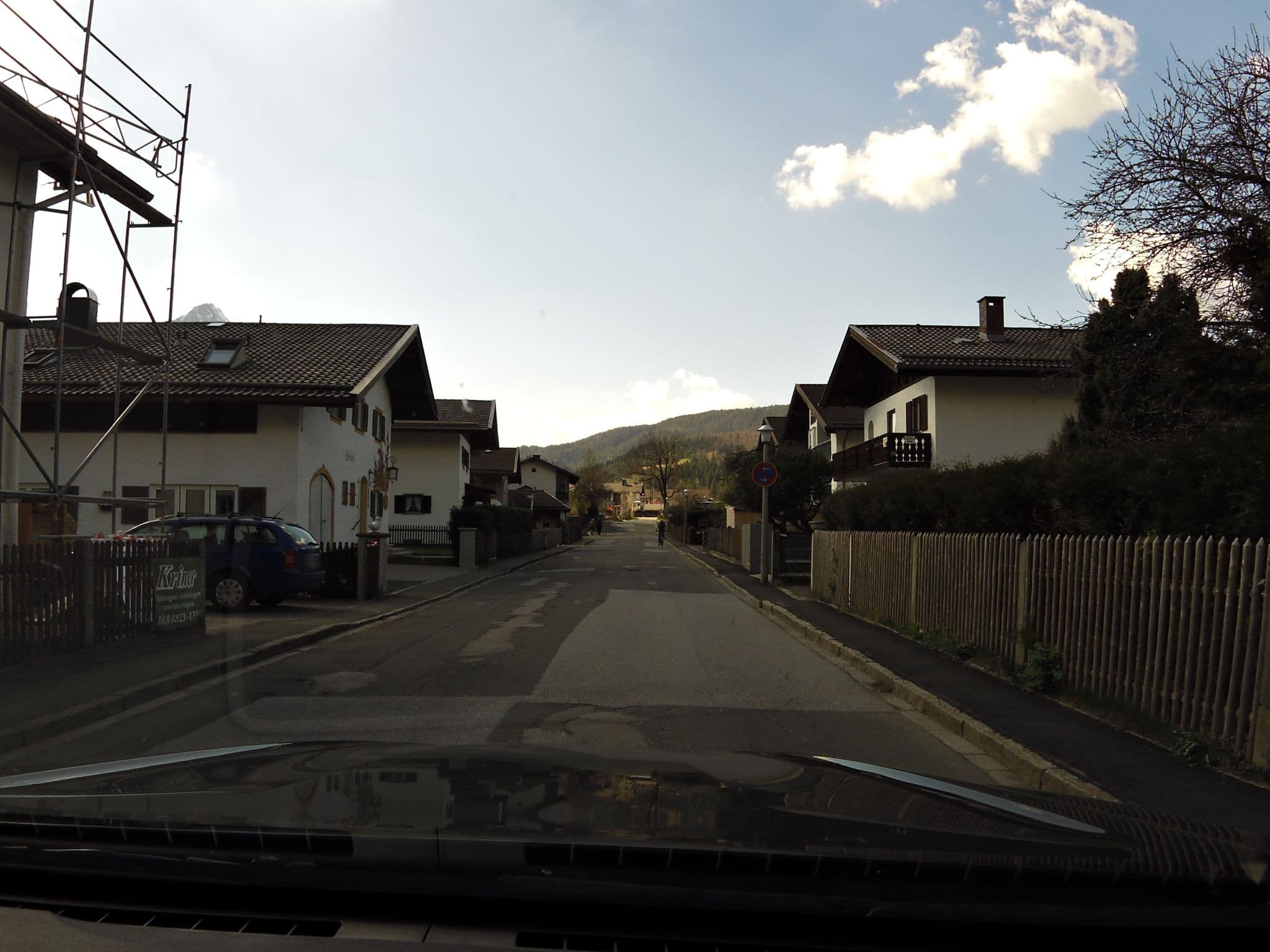 Street view near Menhofer Maria, Mittenwald — © czmrtn (CC BY-SA · Mapillary)