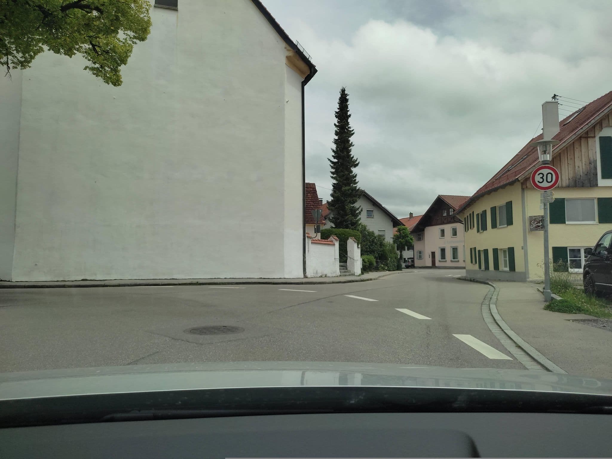 Street view near Landgasthof Schwägele, Zimmer 1OG/4, Hopferau — © rausk (CC BY-SA · Mapillary)