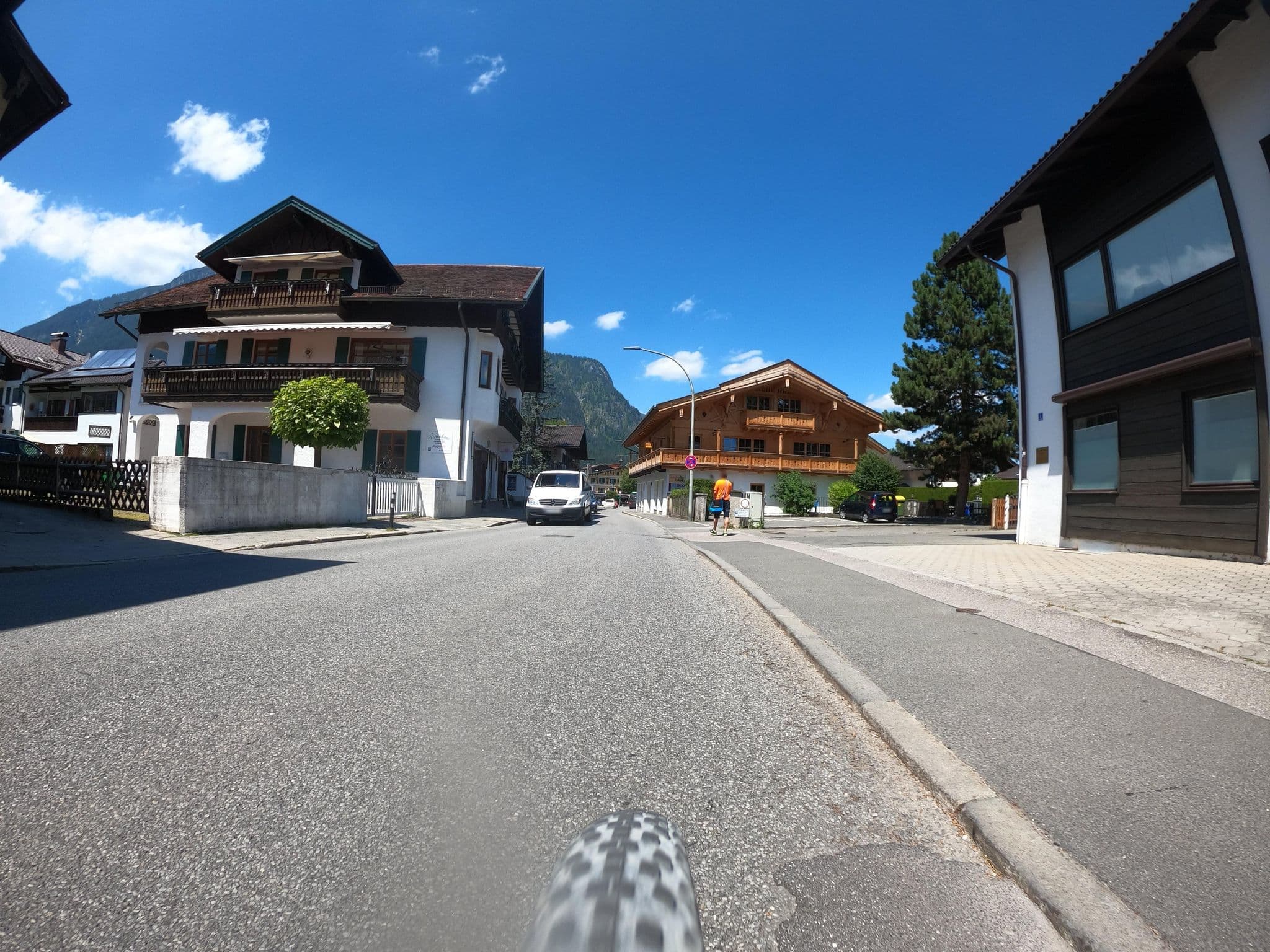 Street view near Gästehaus Hofgarten, Garmisch-Partenkirchen — © plexi32 (CC BY-SA · Mapillary)