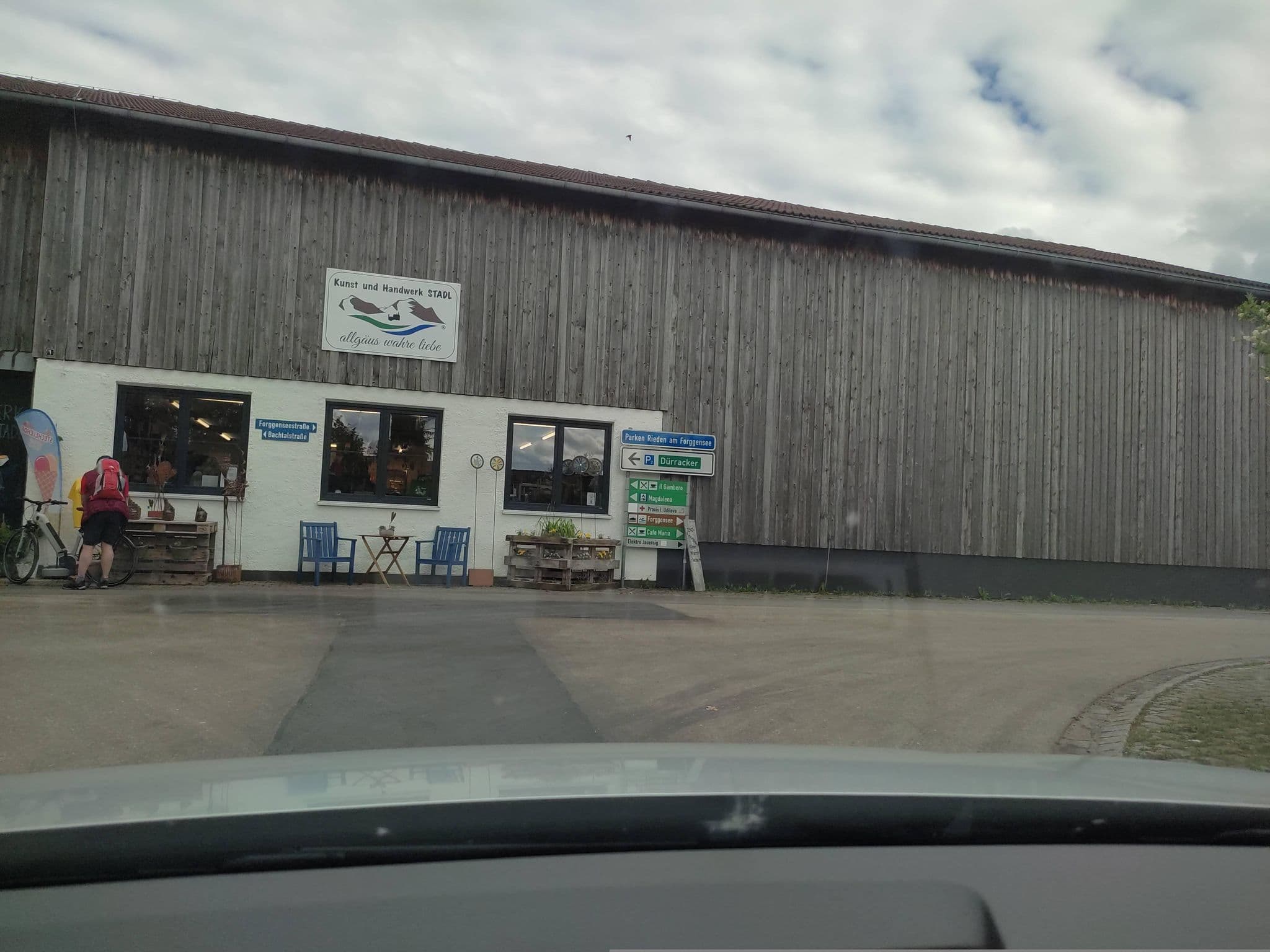 Street view near Fahrradverleih Scheffler, Schwangau — © rausk (CC BY-SA · Mapillary)