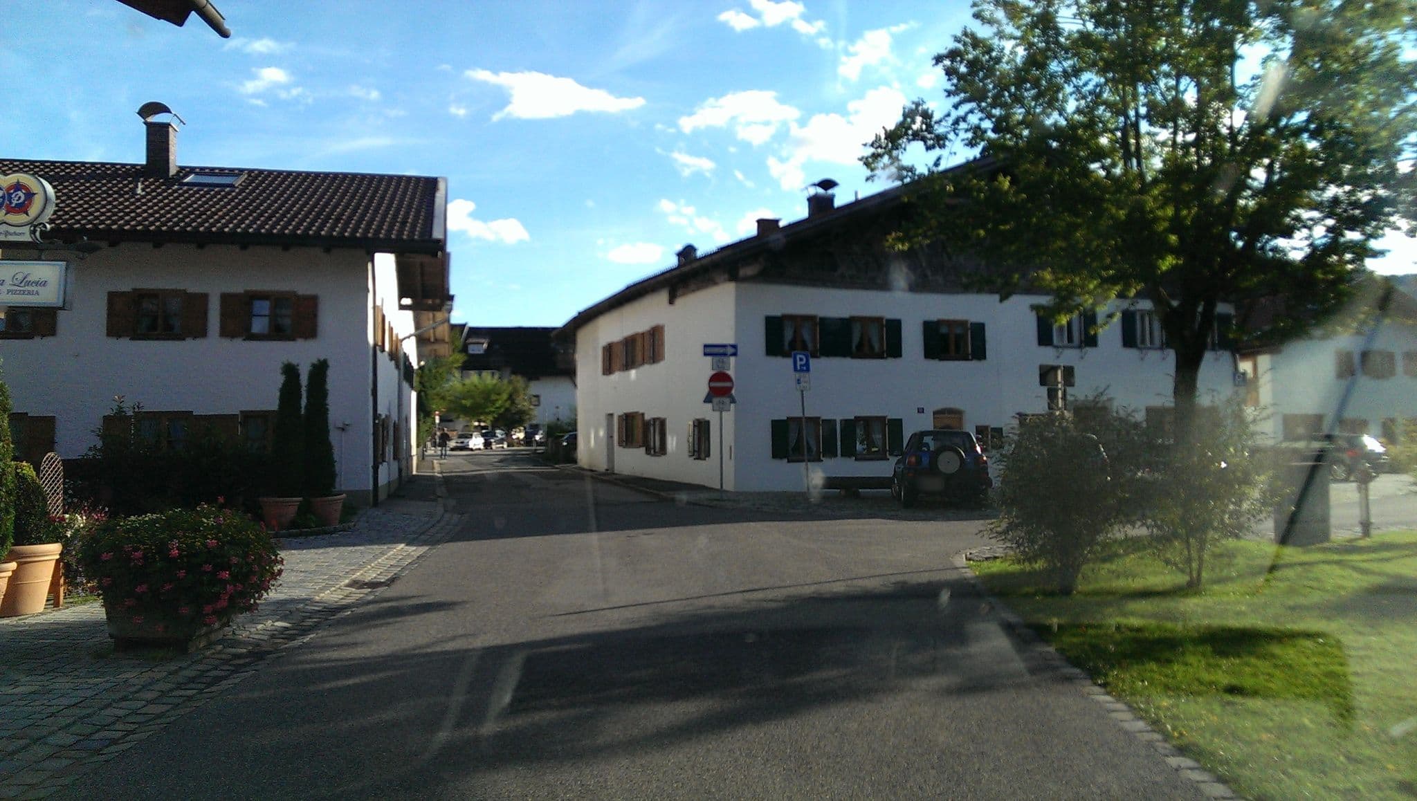 Street view near Ferienhaus Beim Veitele, Mittenwald — © bufonto (CC BY-SA · Mapillary)