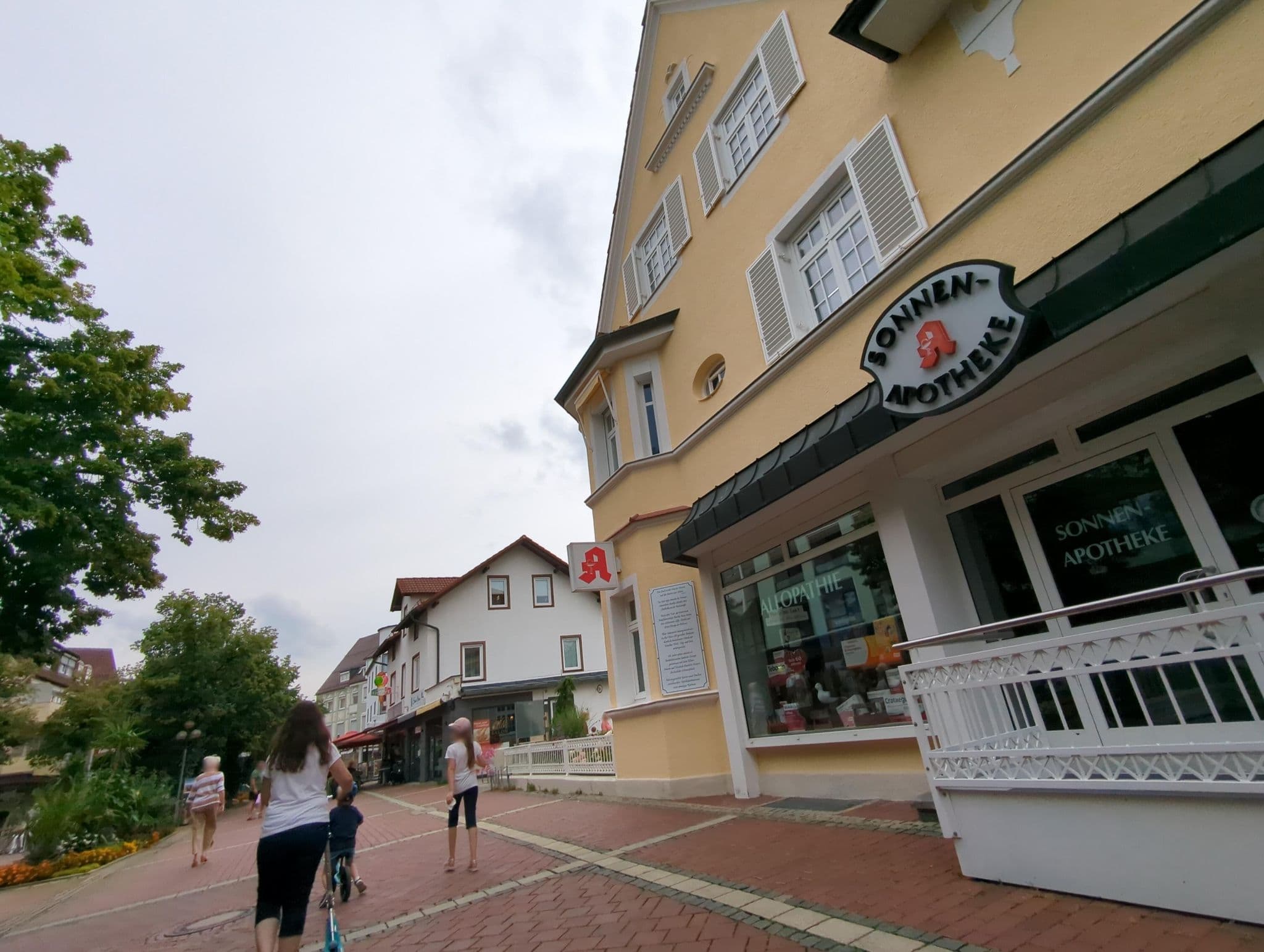 Street view near Villa am Kurpark, Bad Wörishofen — © ente (CC BY-SA · Mapillary)