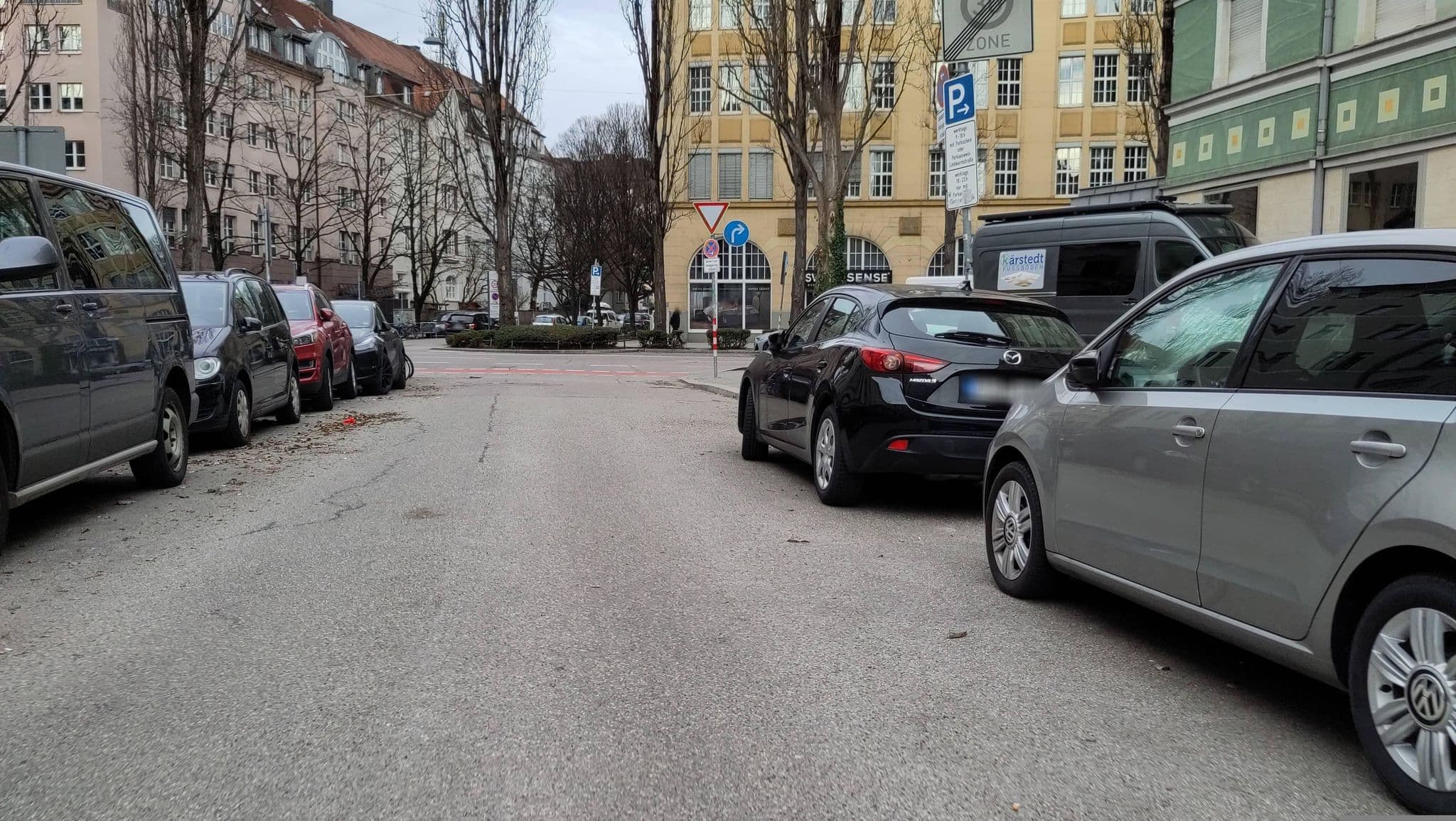 Street view near Brack Hotel Munich, Munich — © thmunichways (CC BY-SA · Mapillary)