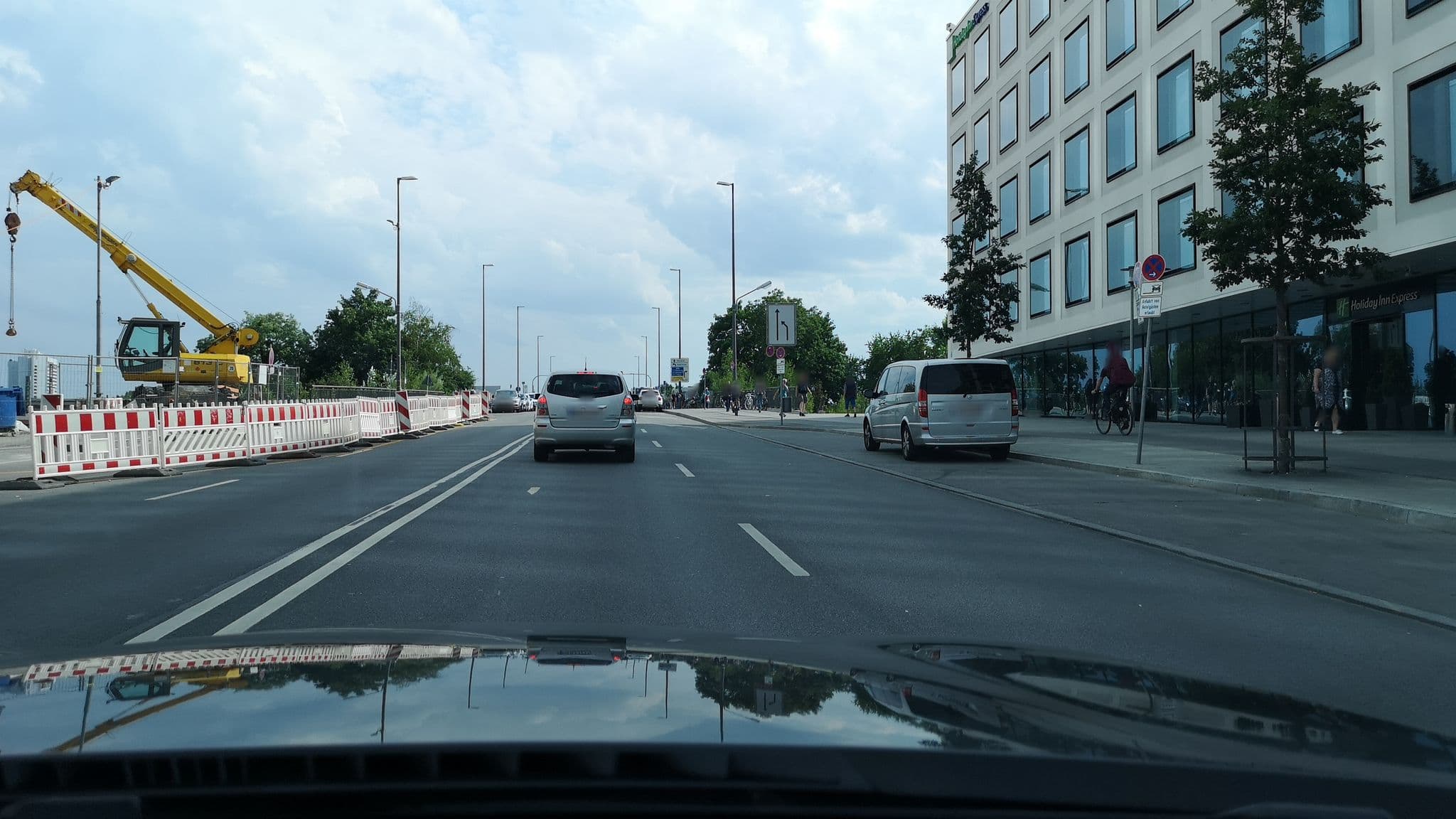 Street view near Holiday Inn Express Munich City West, Munich — © skiloo (CC BY-SA · Mapillary)
