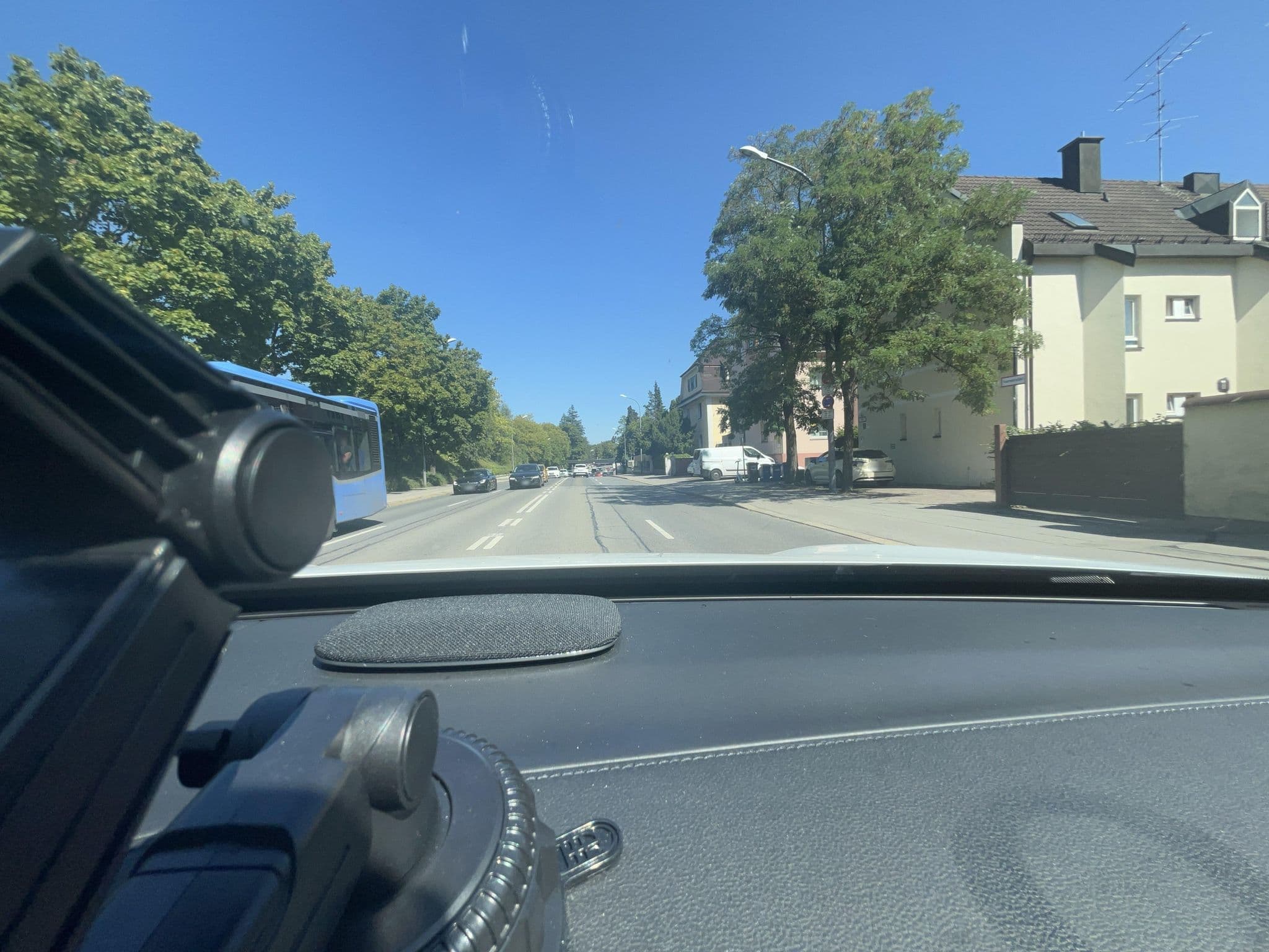 Street view near Hotel Aida, Pasing — © lin_wang (CC BY-SA · Mapillary)