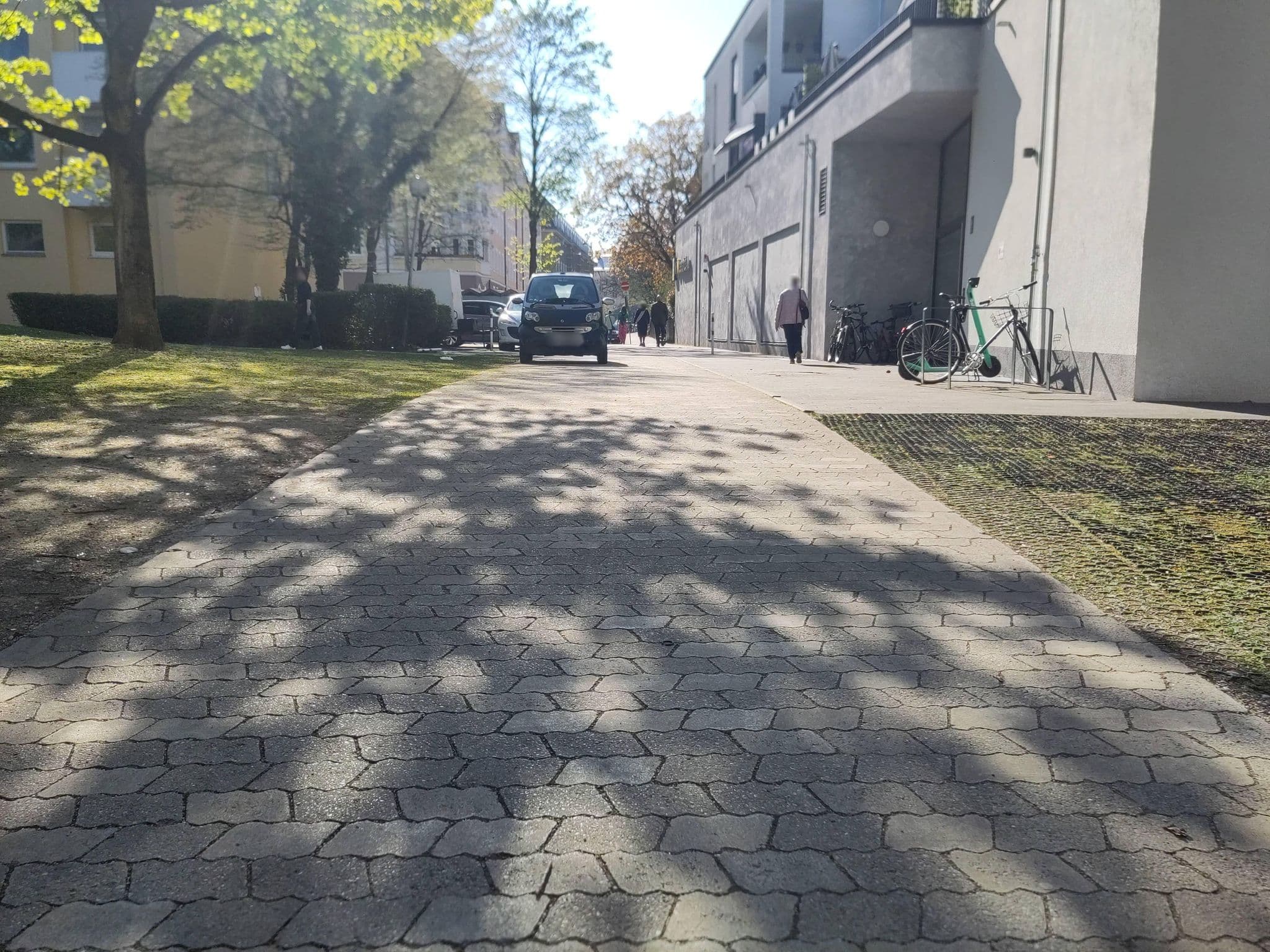 Street view near HI Youth Hostel- Munich City, Munich — © thmunichways (CC BY-SA · Mapillary)