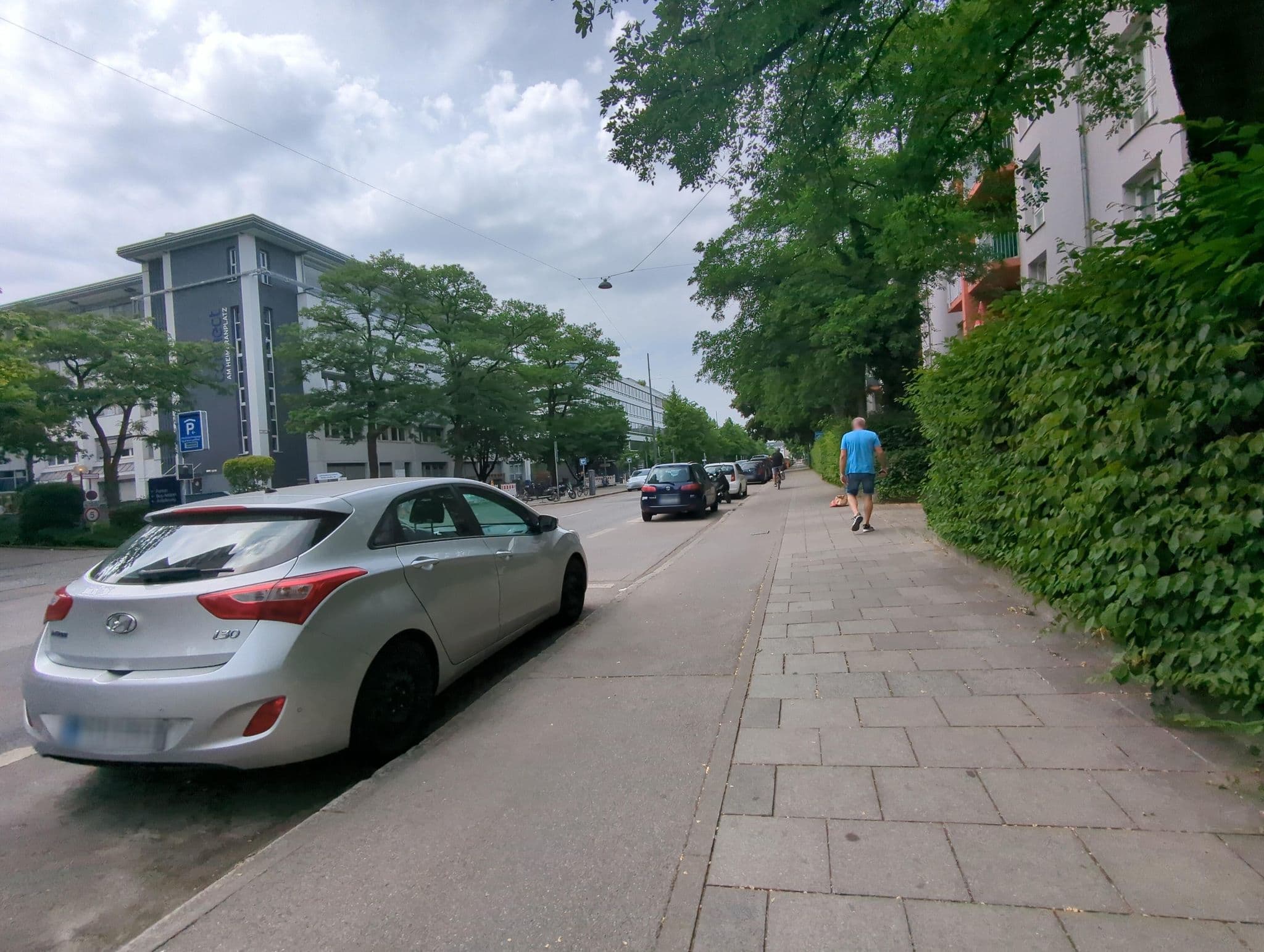 Street view near Raum Frankfurt II@ Sheraton Westpark, Munich — © ente (CC BY-SA · Mapillary)