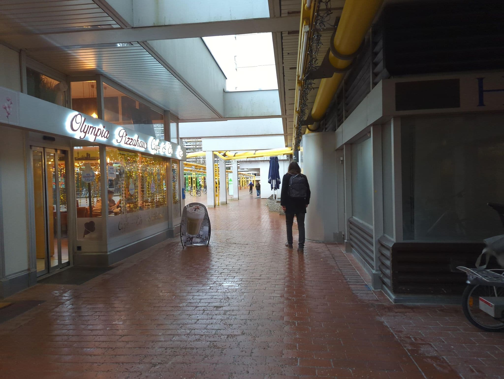 Street view near Four Points by Sheraton Munich Olympiapark, Munich — © ente (CC BY-SA · Mapillary)
