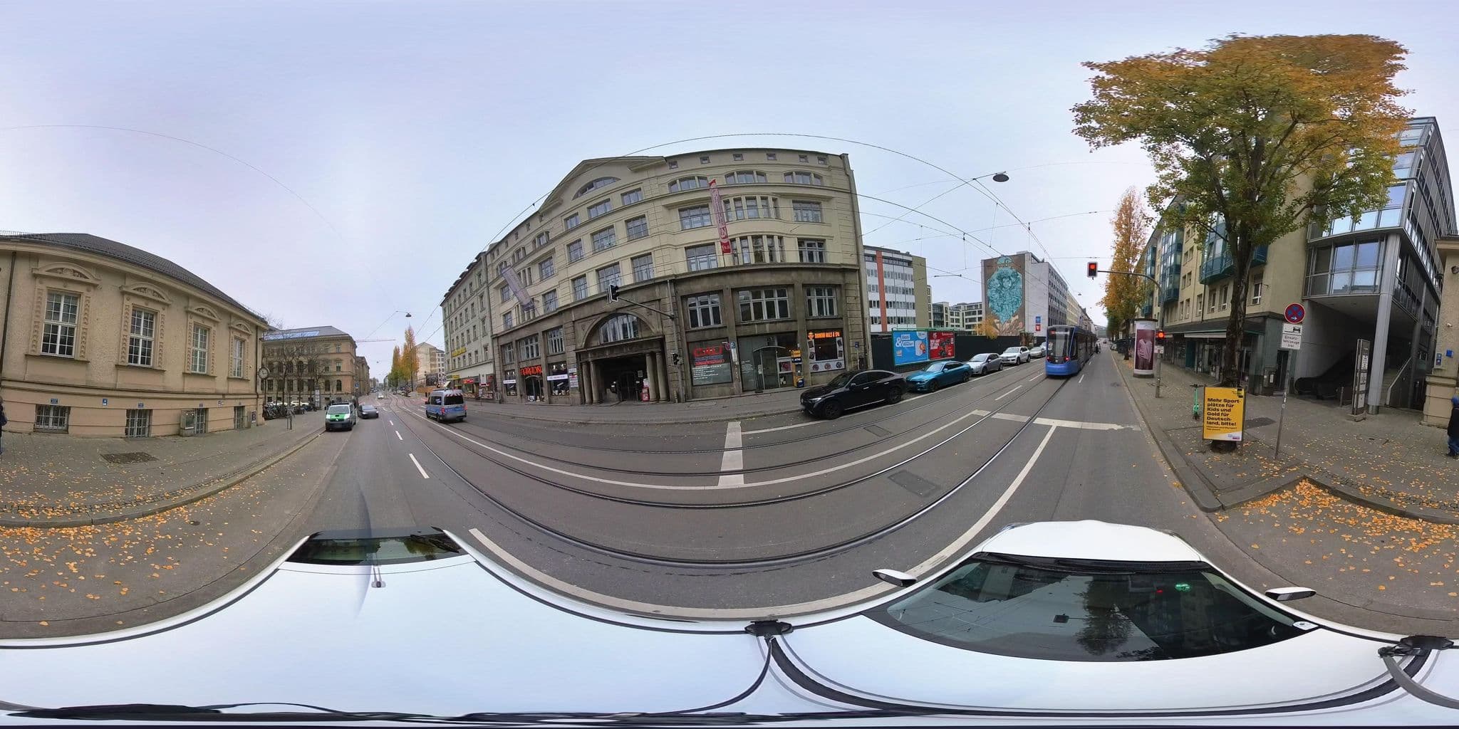 Street view near Hotel Stathis, Munich — © osmplus_org (CC BY-SA · Mapillary)