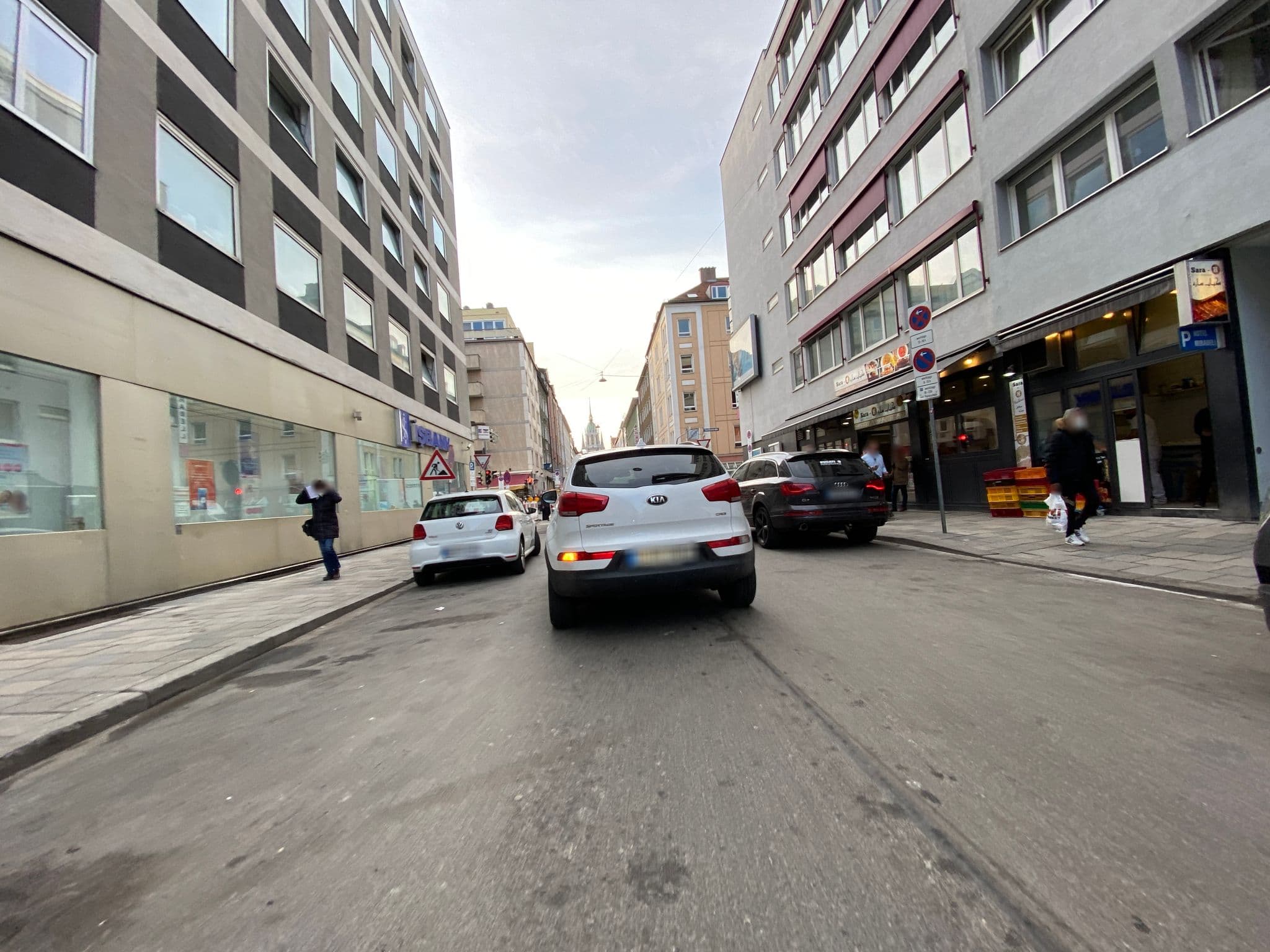 Street view near Hotel Mirabell, Munich — © piaitsch (CC BY-SA · Mapillary)
