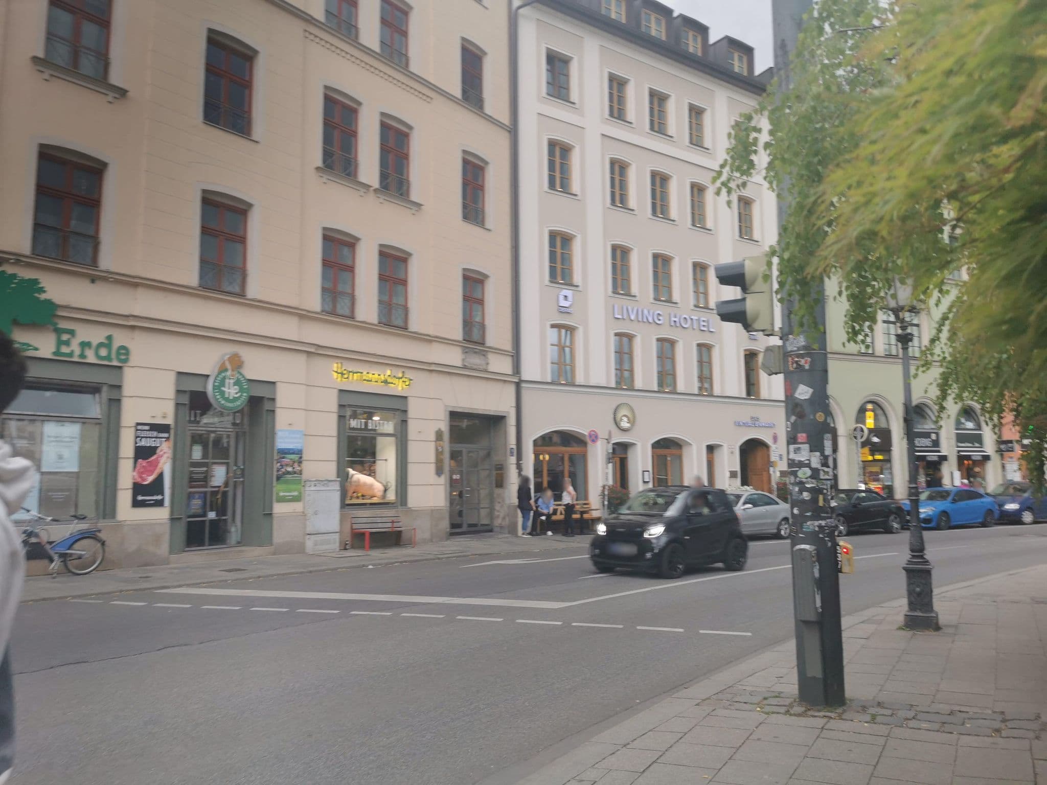 Street view near Living Hotel Das Viktualienmarkt, Munich — © soulcover (CC BY-SA · Mapillary)