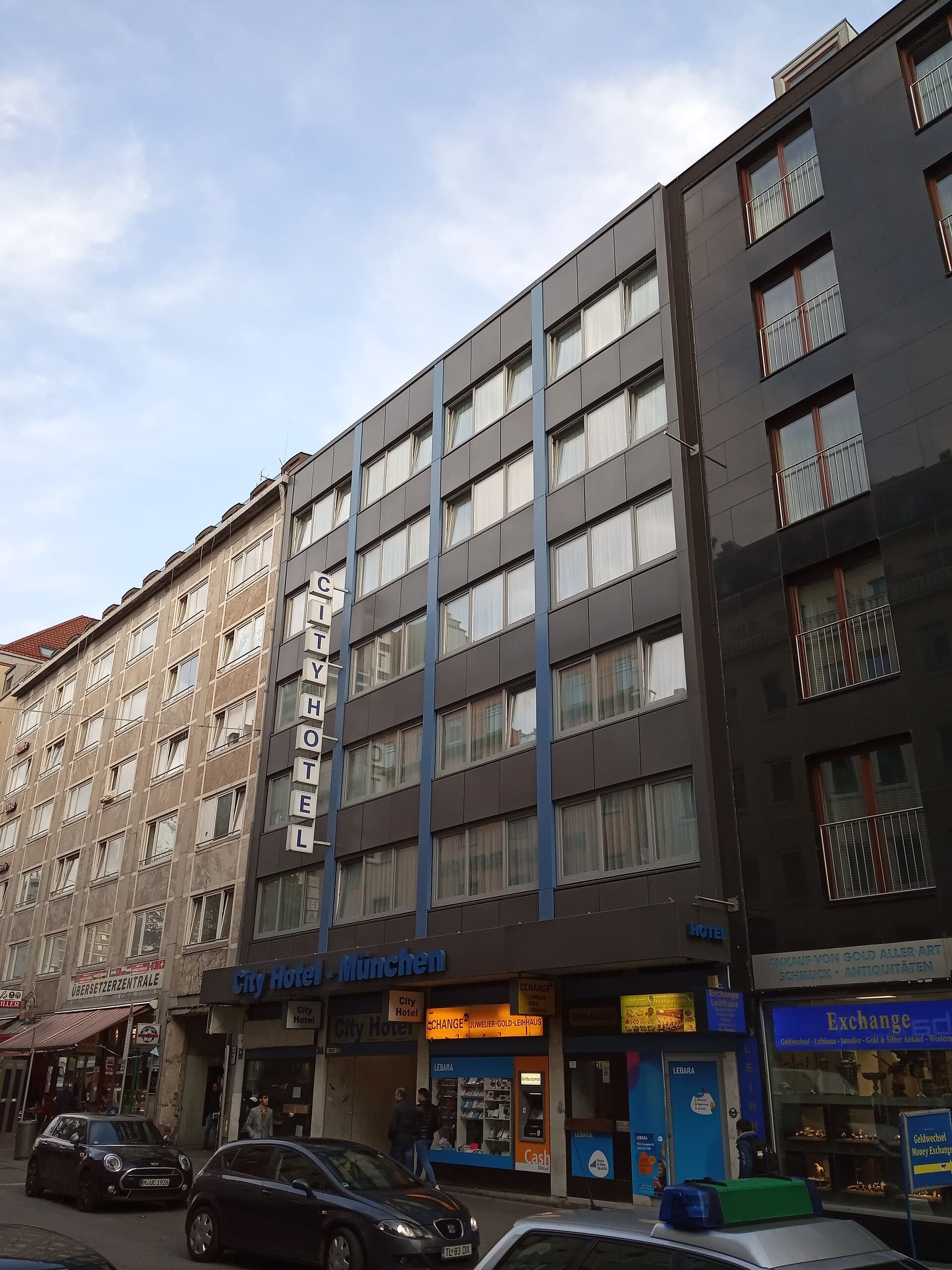 mk | Hotel München City (via Wikimedia Commons, CC BY-SA 3.0)
