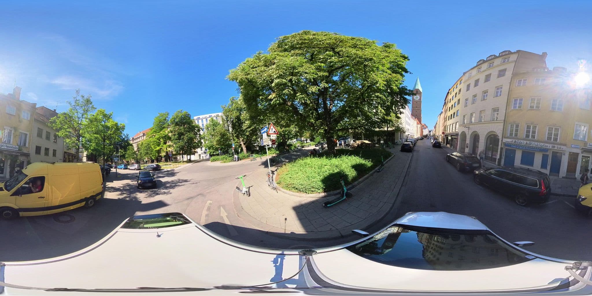 Street view near Motel One GmbH, Munich — © osmplus_org (CC BY-SA · Mapillary)
