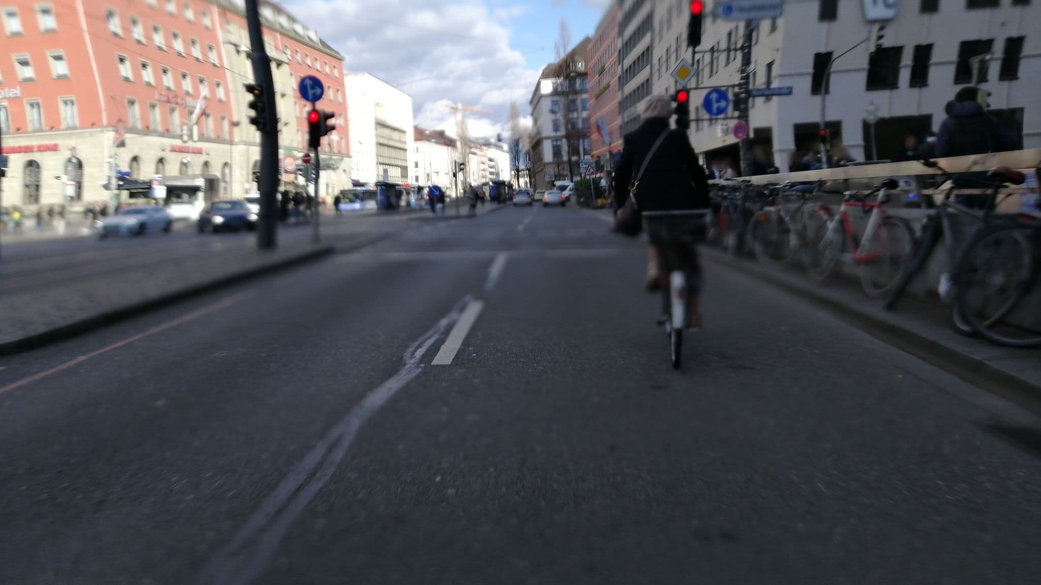 Street view near le méridien munich, Munich — © jpmw (CC BY-SA · Mapillary)