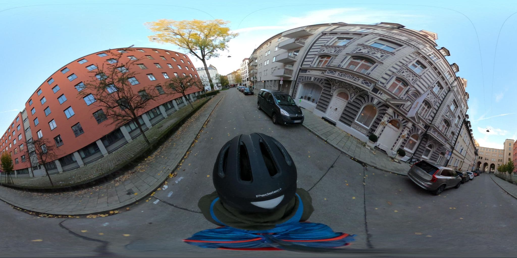 Street view near Opera garni, Munich — © q5gads4 (CC BY-SA · Mapillary)