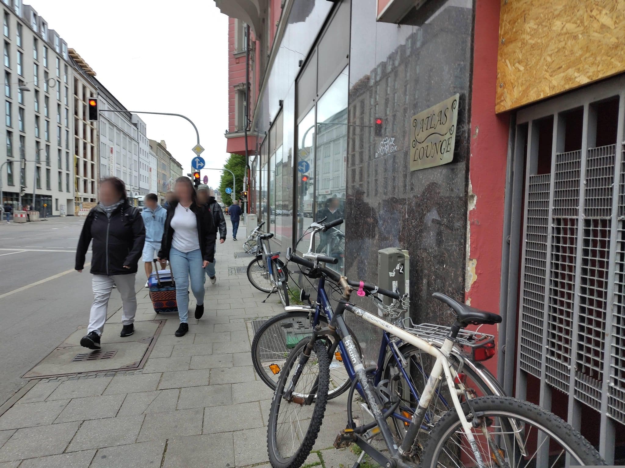 Street view near Aparthotel Adagio München City, Munich — © pbiel (CC BY-SA · Mapillary)