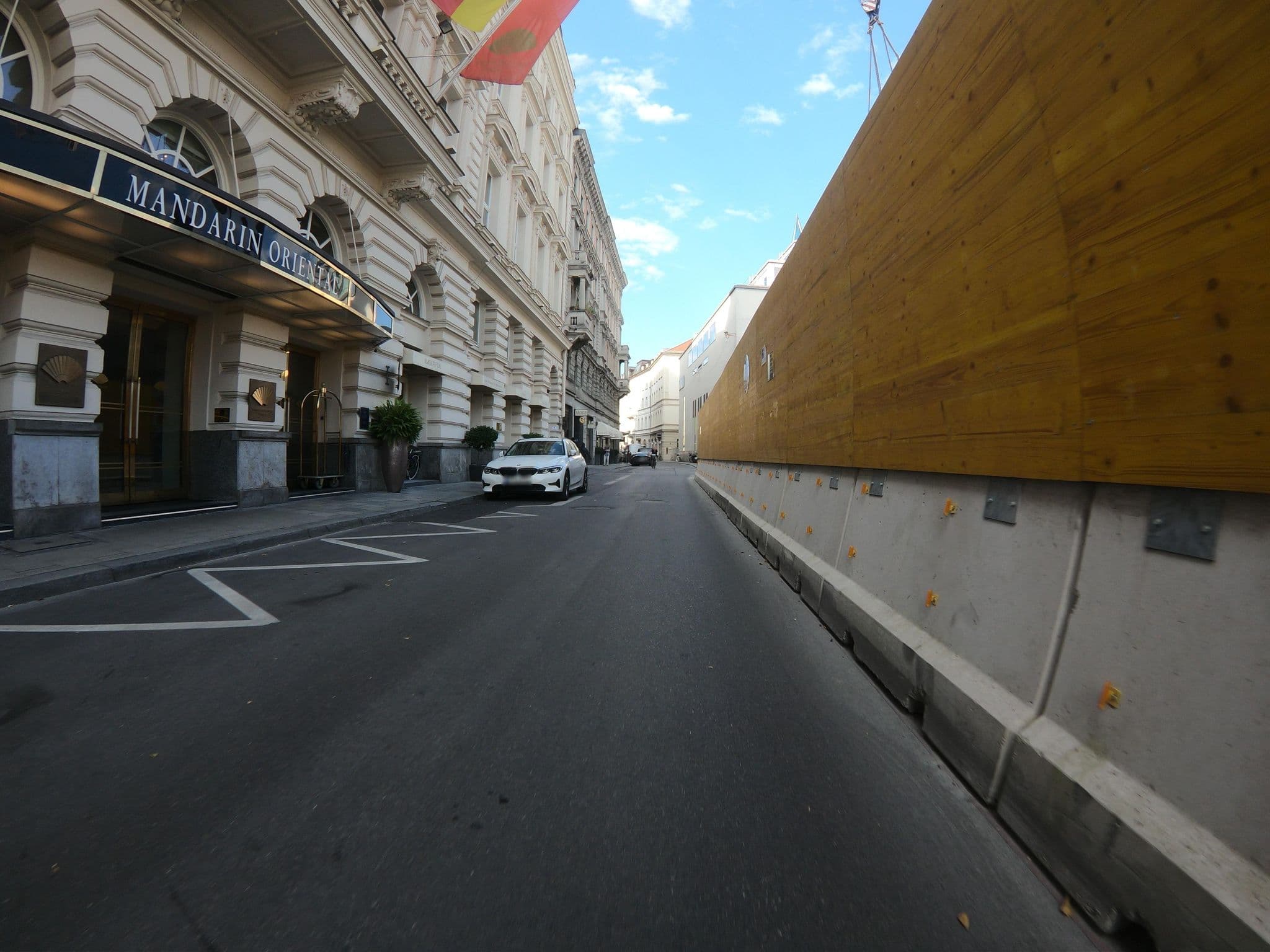 Street view near Grand Hotel Rafael GmbH, Munich — © santilinares04 (CC BY-SA · Mapillary)
