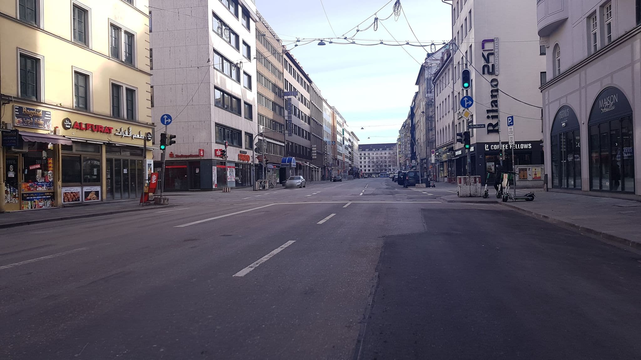Street view near Hotel Daheim, Munich — © thomas_munichways (CC BY-SA · Mapillary)