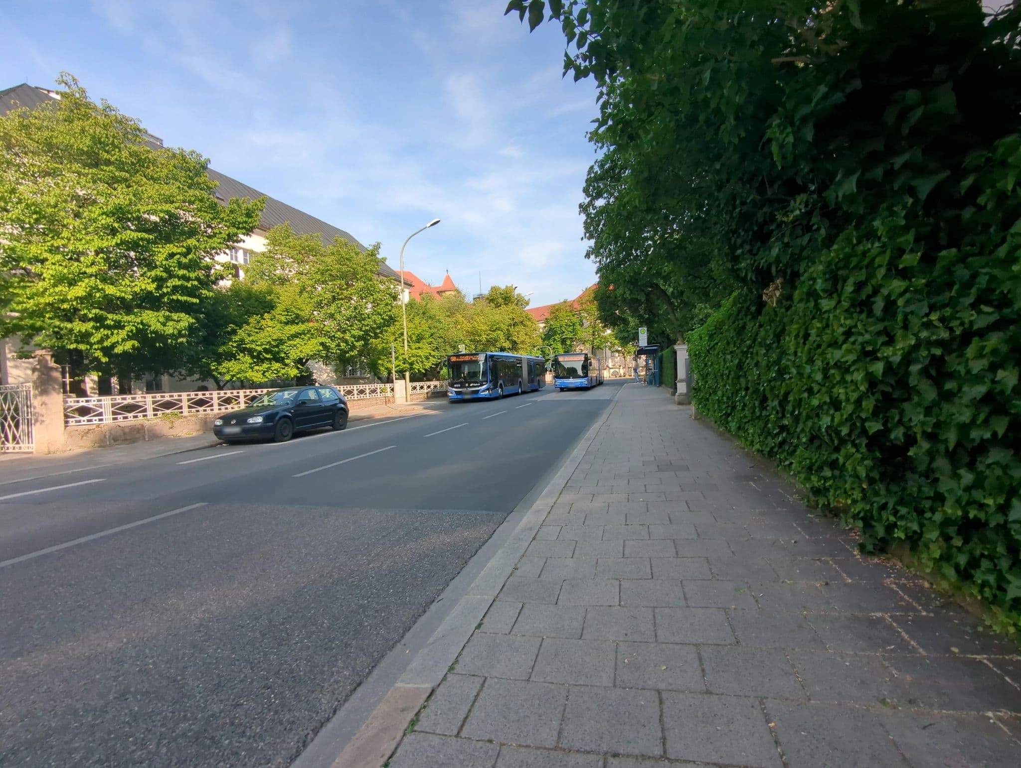 Street view near Hotel Andi, Munich — © ente (CC BY-SA · Mapillary)