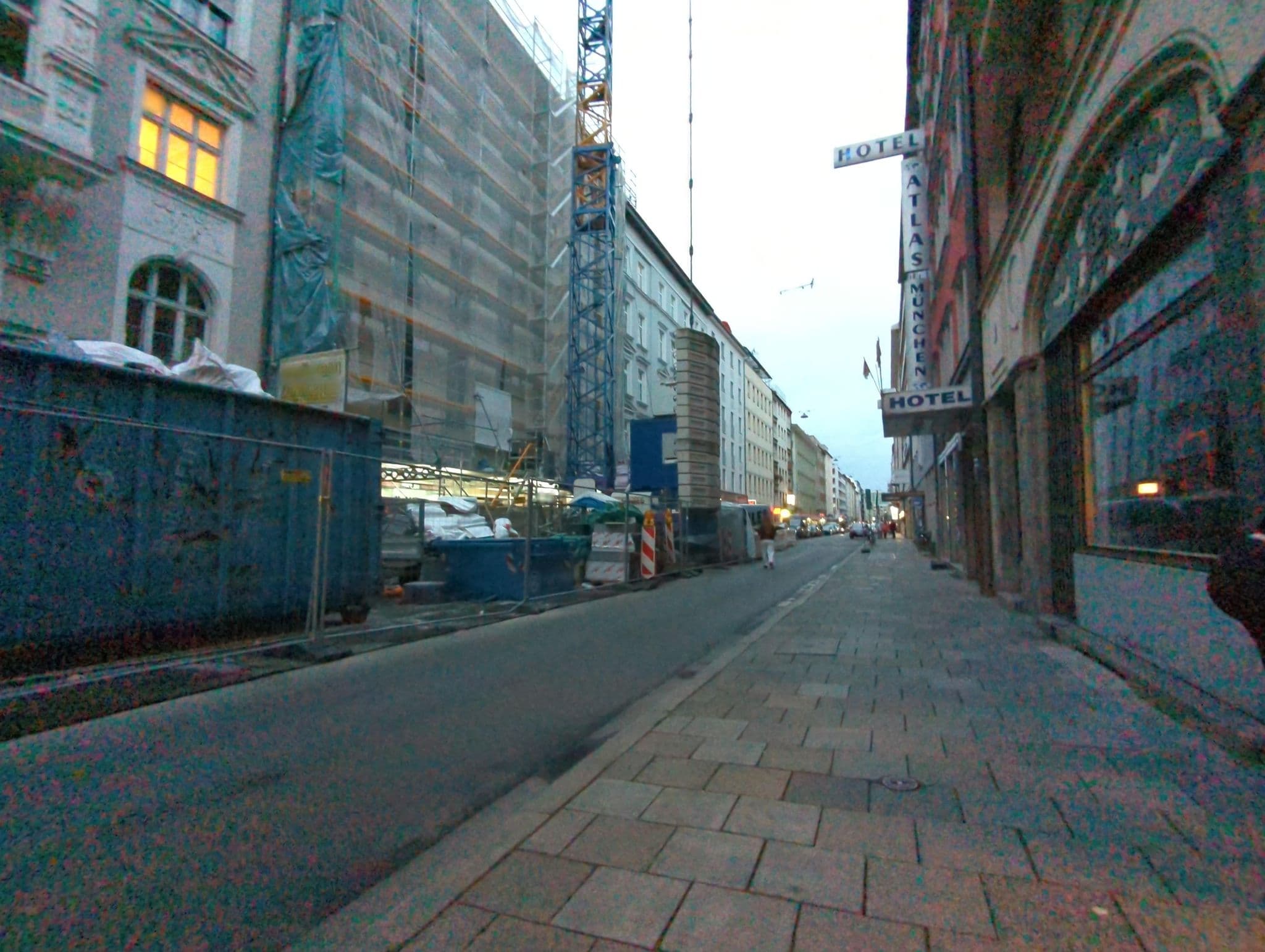 Street view near Hotel Kavun, Munich — © ente (CC BY-SA · Mapillary)