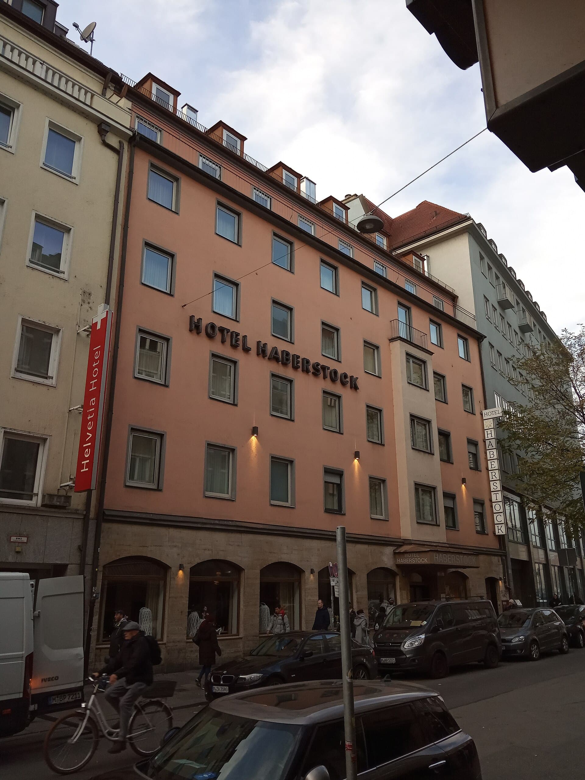 Hotel Haberstock (via Wikimedia Commons, CC BY-SA 3.0)