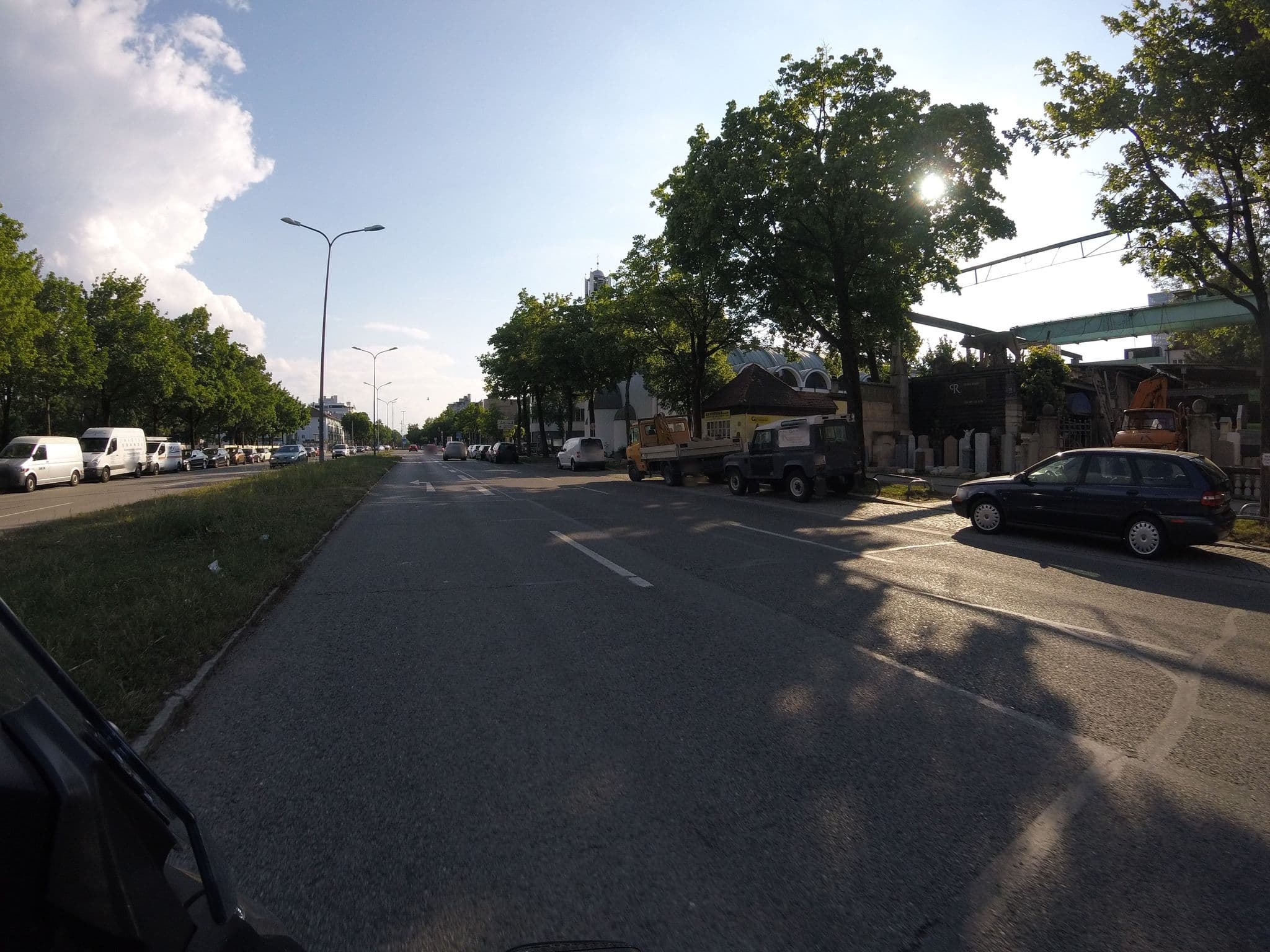 Street view near ibis Muenchen City Nord, Bogenhausen — © schnitzelwagen (CC BY-SA · Mapillary)