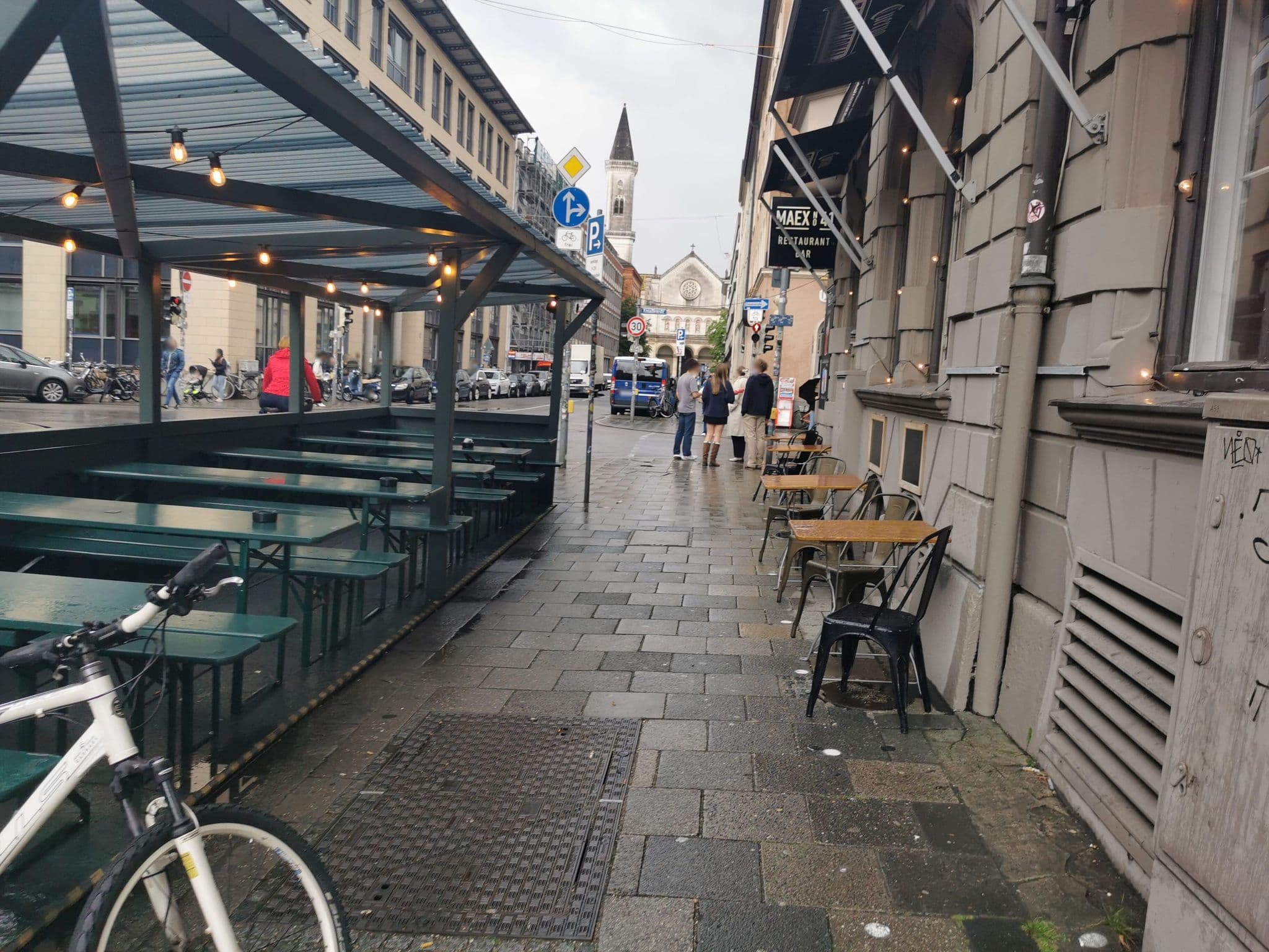 Street view near Hotel Hauser an der Universität, Munich — © soulcover (CC BY-SA · Mapillary)