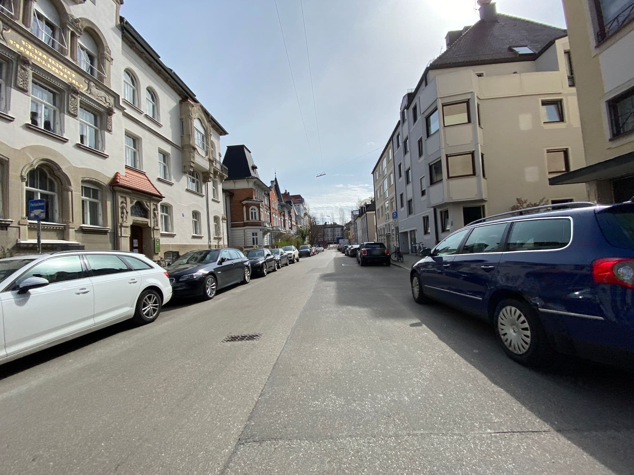 Street view near H'Group Headoffice, Bogenhausen — © piaitsch (CC BY-SA · Mapillary)