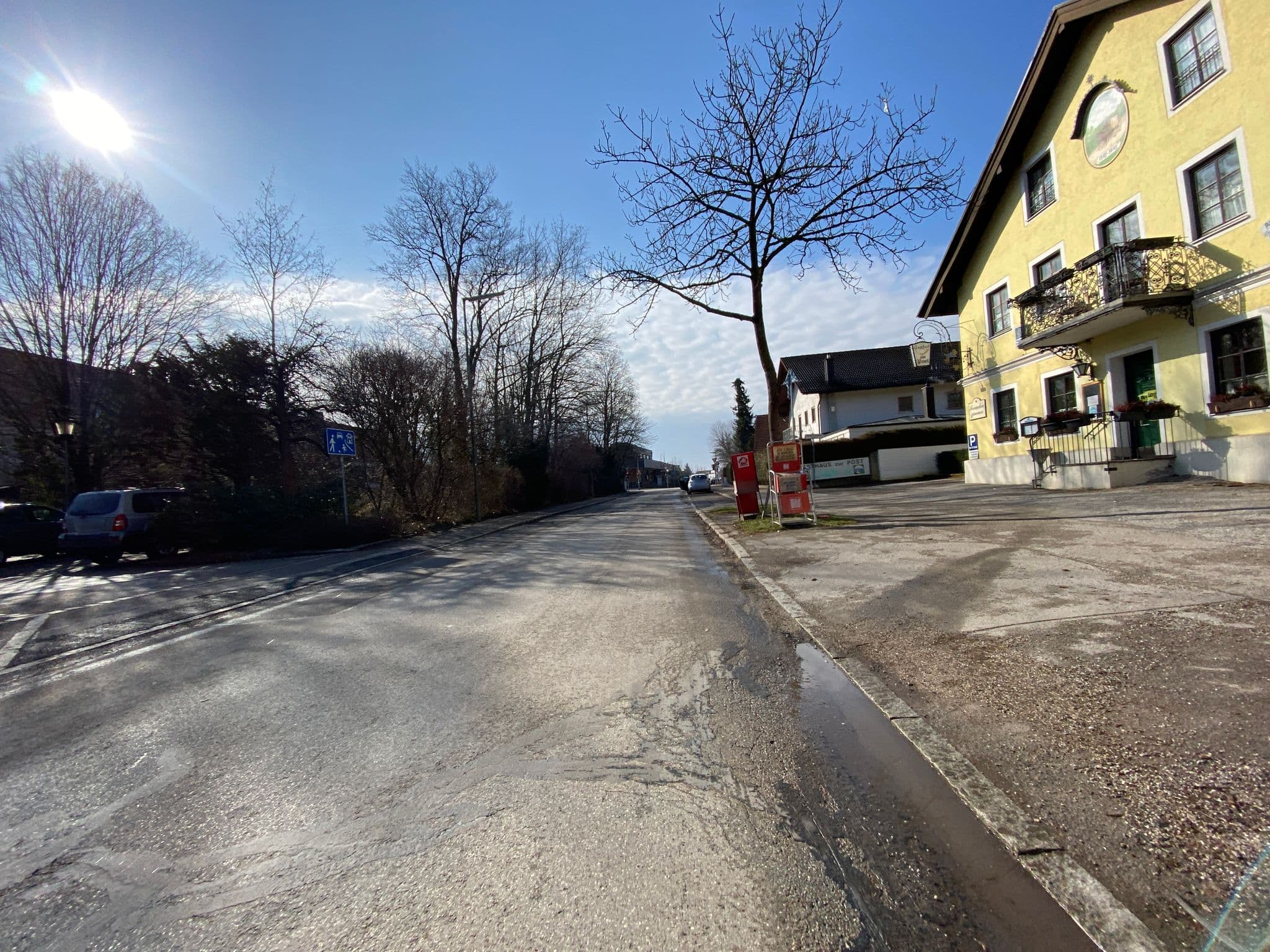 Street view near Gasthof zur Post, Bogenhausen — © piaitsch (CC BY-SA · Mapillary)