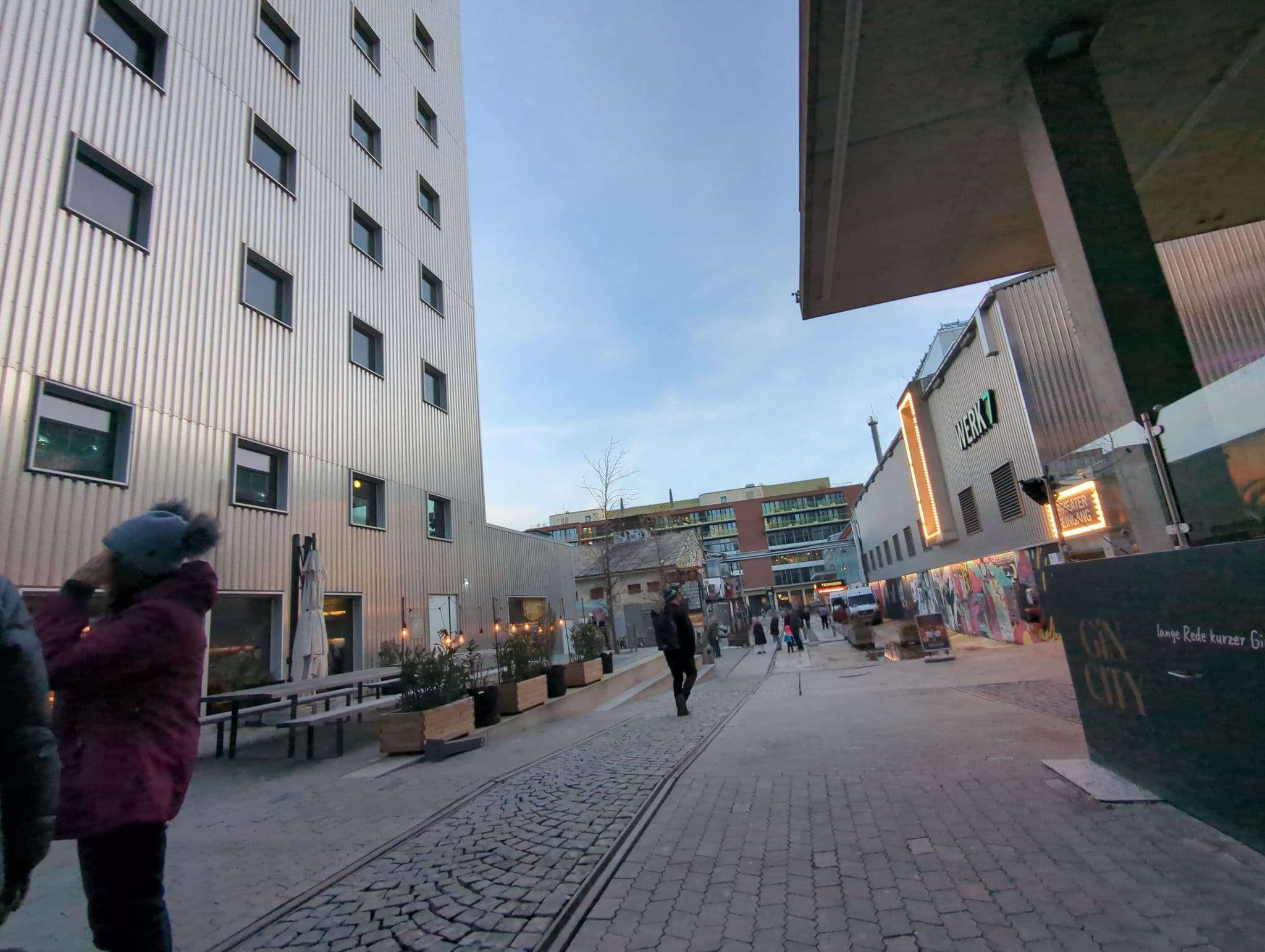 Street view near Wombat’s City Hostel Munich Werksviertel, Munich — © ente (CC BY-SA · Mapillary)