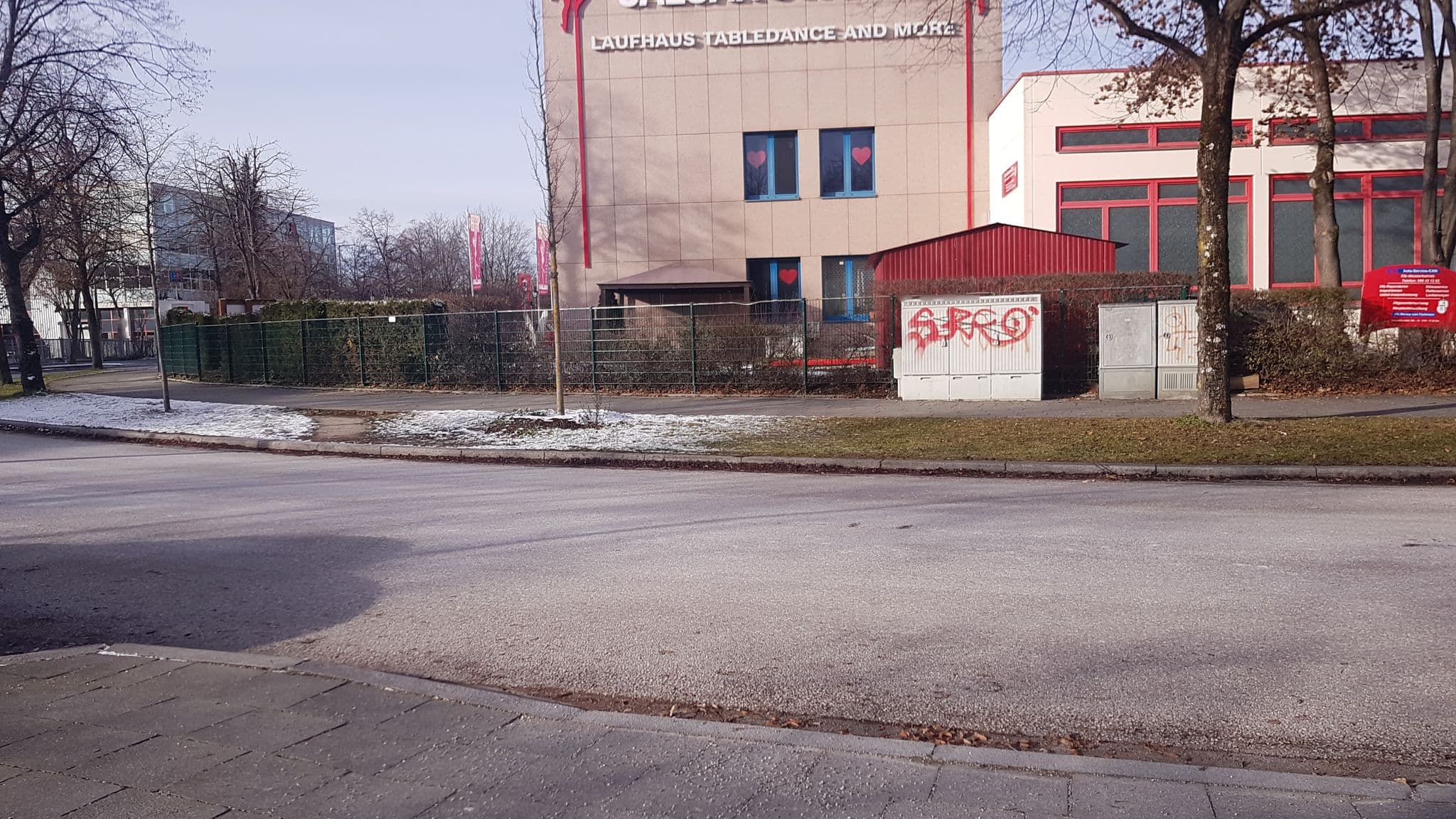 Street view near Hotel Einfahrt, Bogenhausen — © thomas_munichways (CC BY-SA · Mapillary)