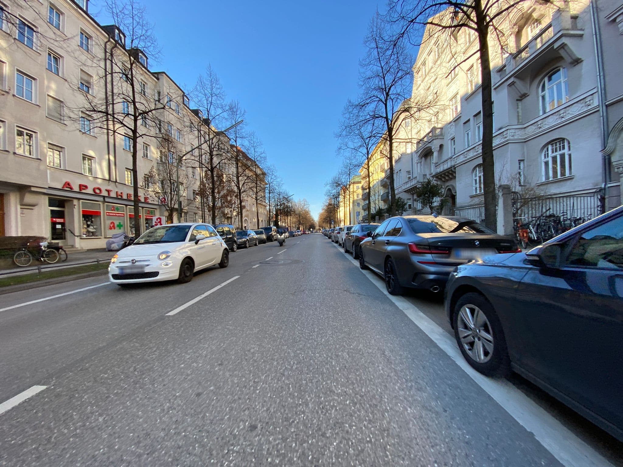 Street view near Taco Hostel, Bogenhausen — © piaitsch (CC BY-SA · Mapillary)