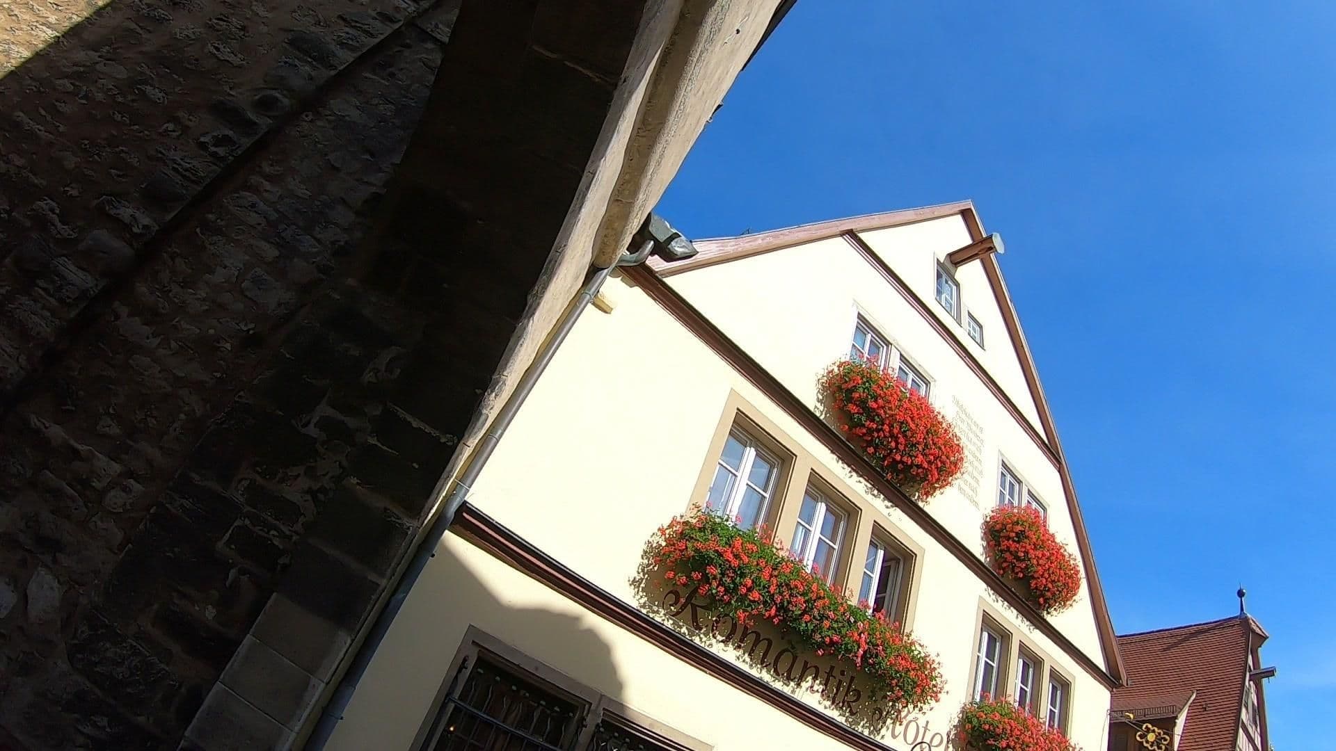Street view near Hotel Endress, Rothenburg ob der Tauber — © vinisa (CC BY-SA · Mapillary)